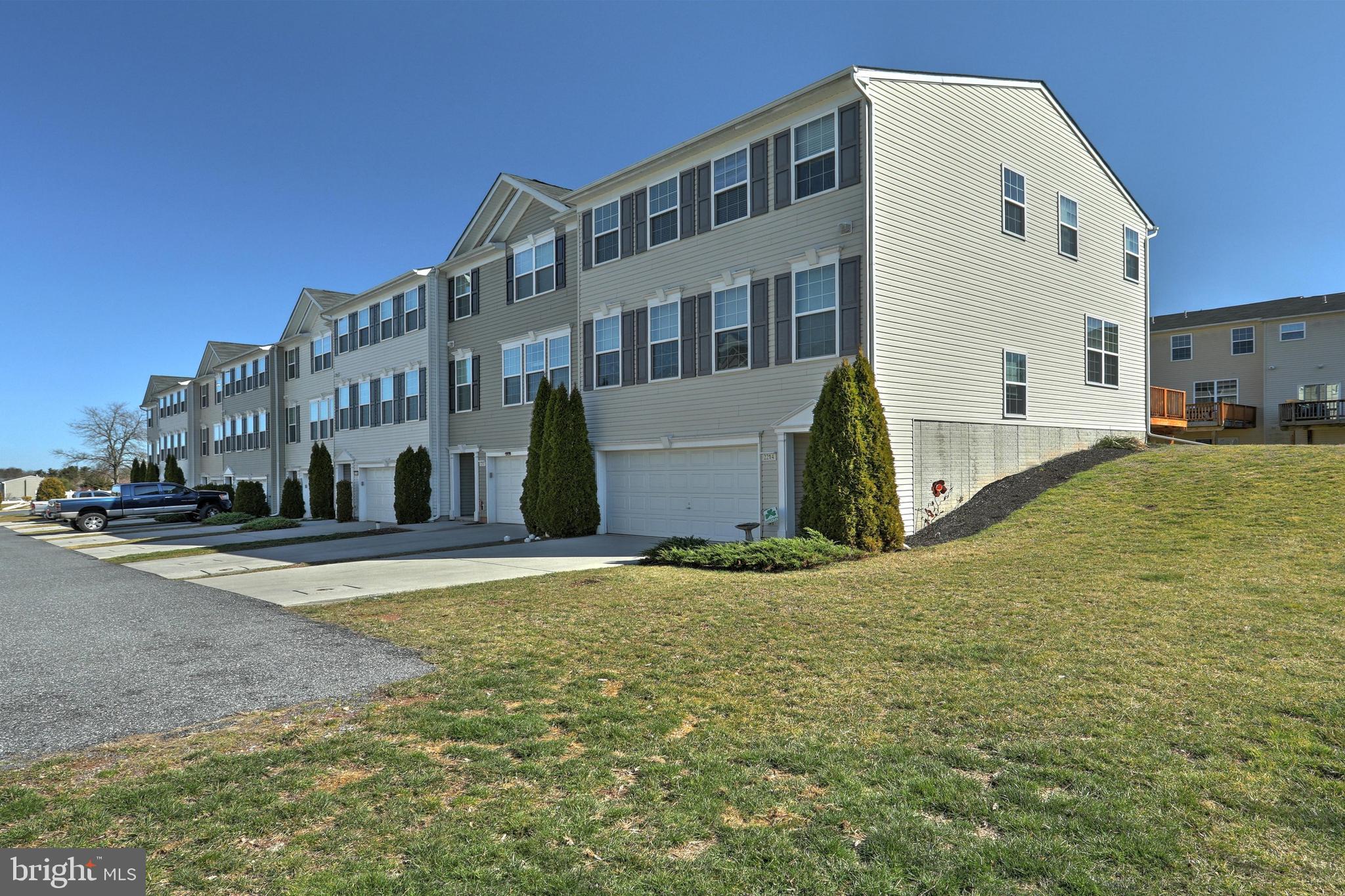 IRON BRIDGE LANDING - Residential