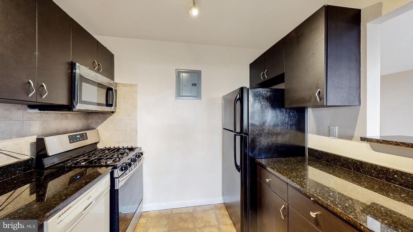 MARLOW TOWERS CONDOMINIUMS - Residential