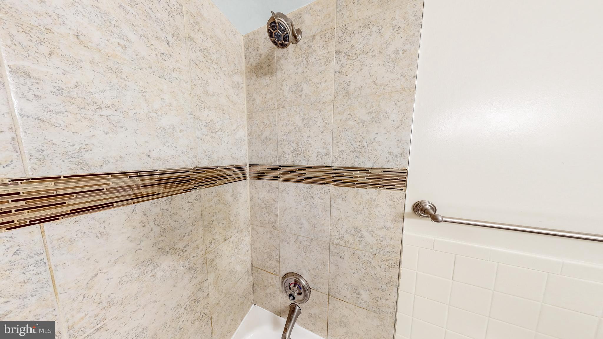 MARLOW TOWERS CONDOMINIUMS - Residential