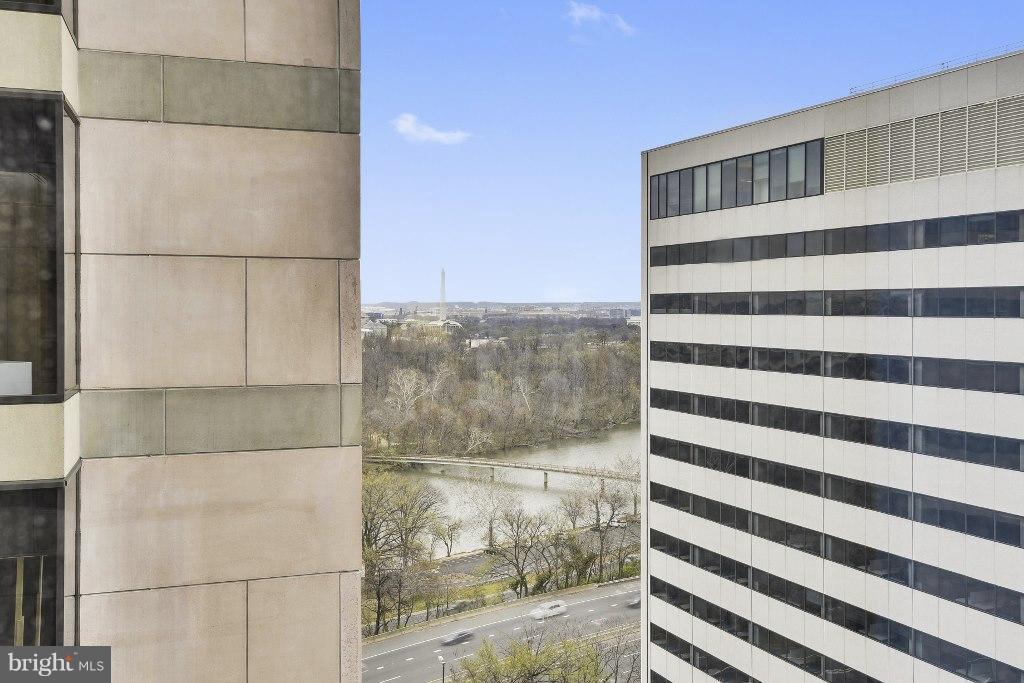 THE WATERVIEW - Residential Lease