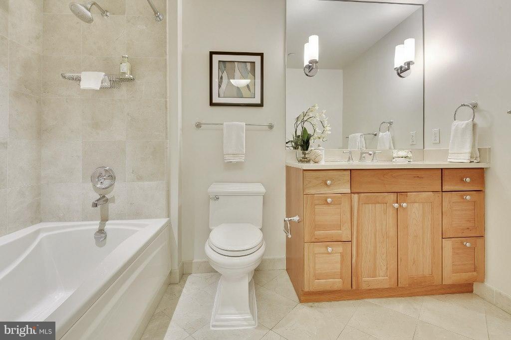 THE WATERVIEW - Residential Lease