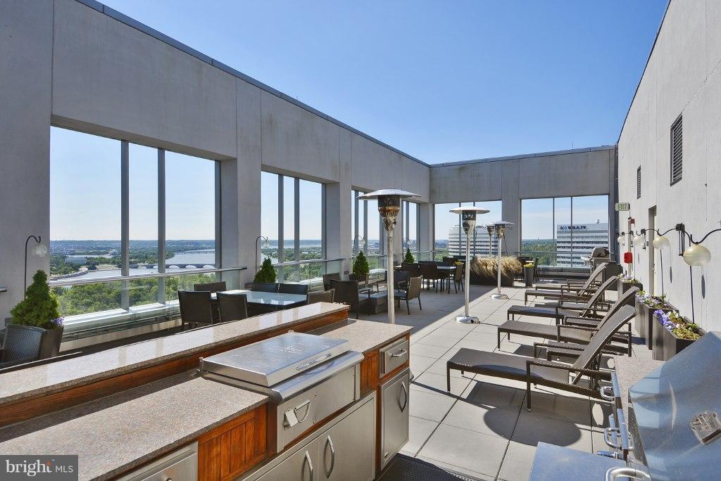 THE WATERVIEW - Residential Lease