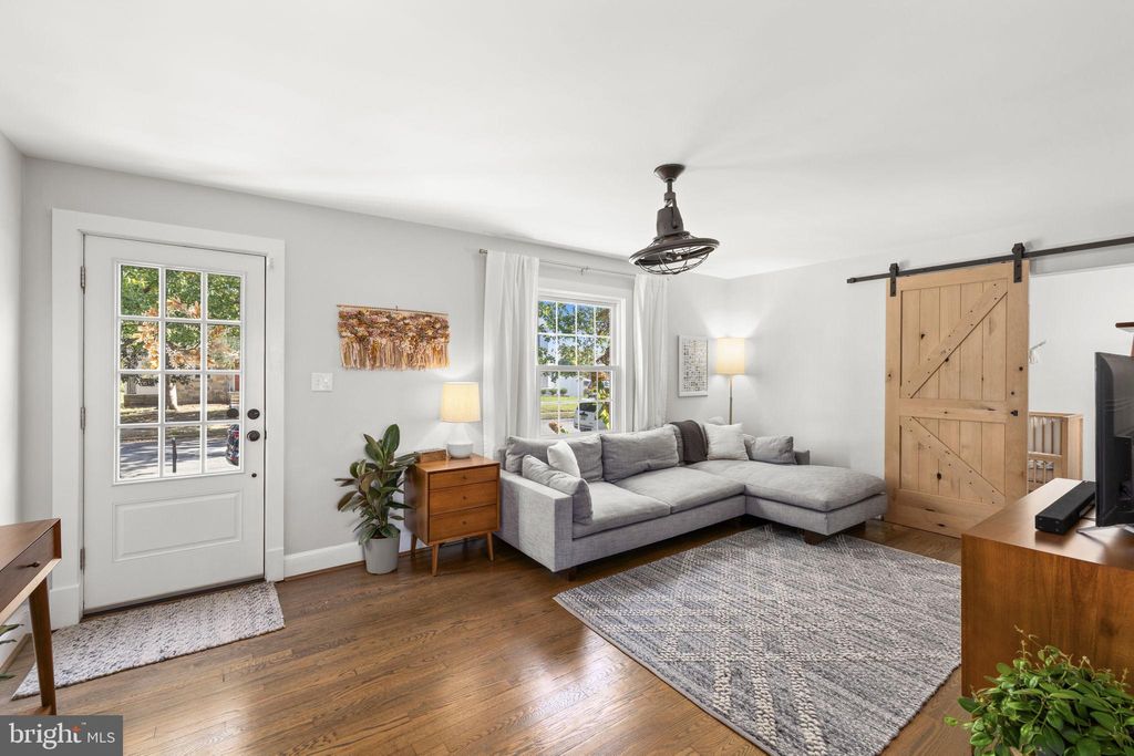Photo of 425 Woodford Street, FREDERICKSBURG, VA 22401 (MLS # VAFB2009148)
