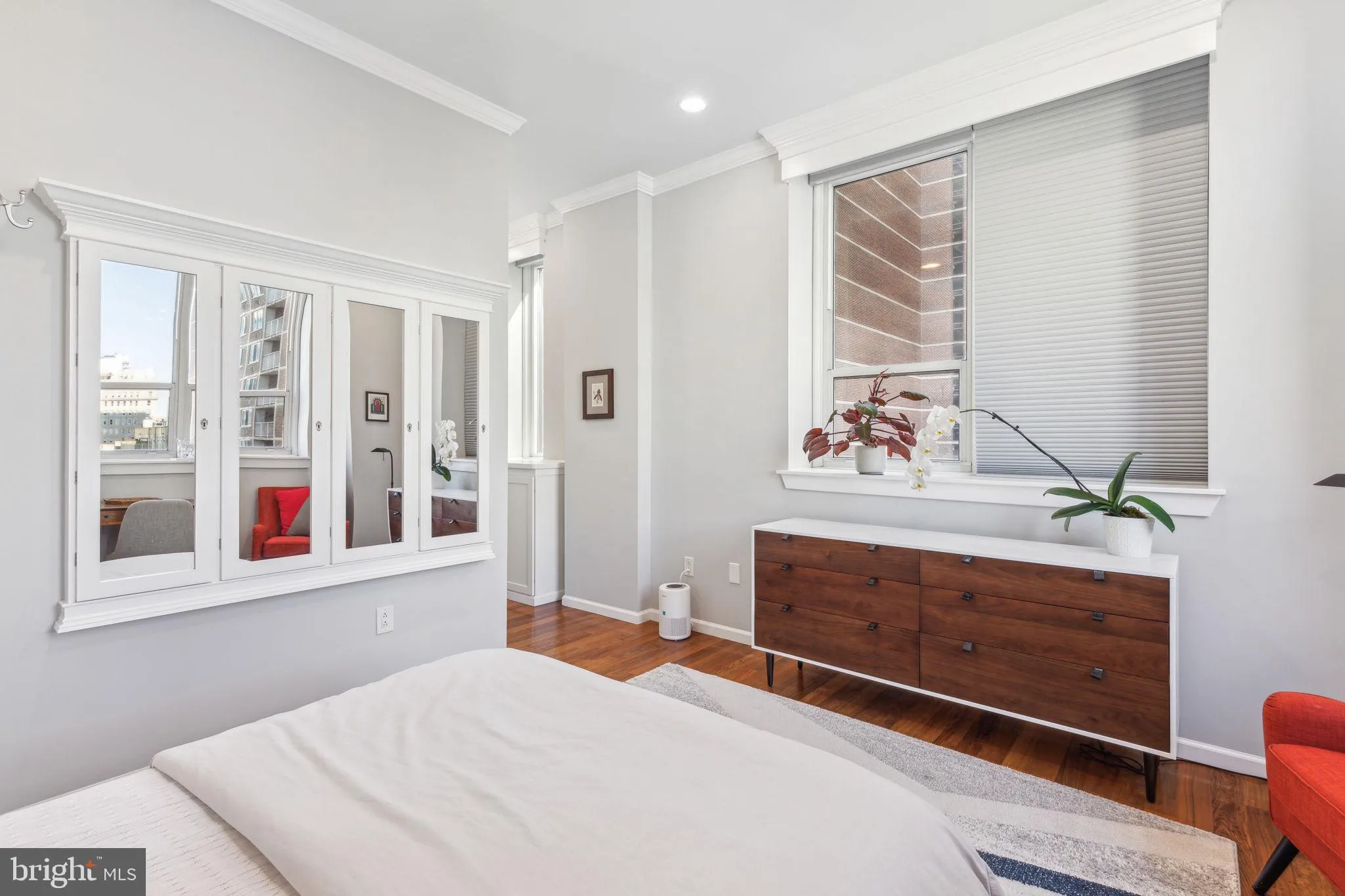 Philadelphia, Pennsylvania 19102, United States, 2 Bedrooms Bedrooms, ,3 BathroomsBathrooms,Residential,Active,104144