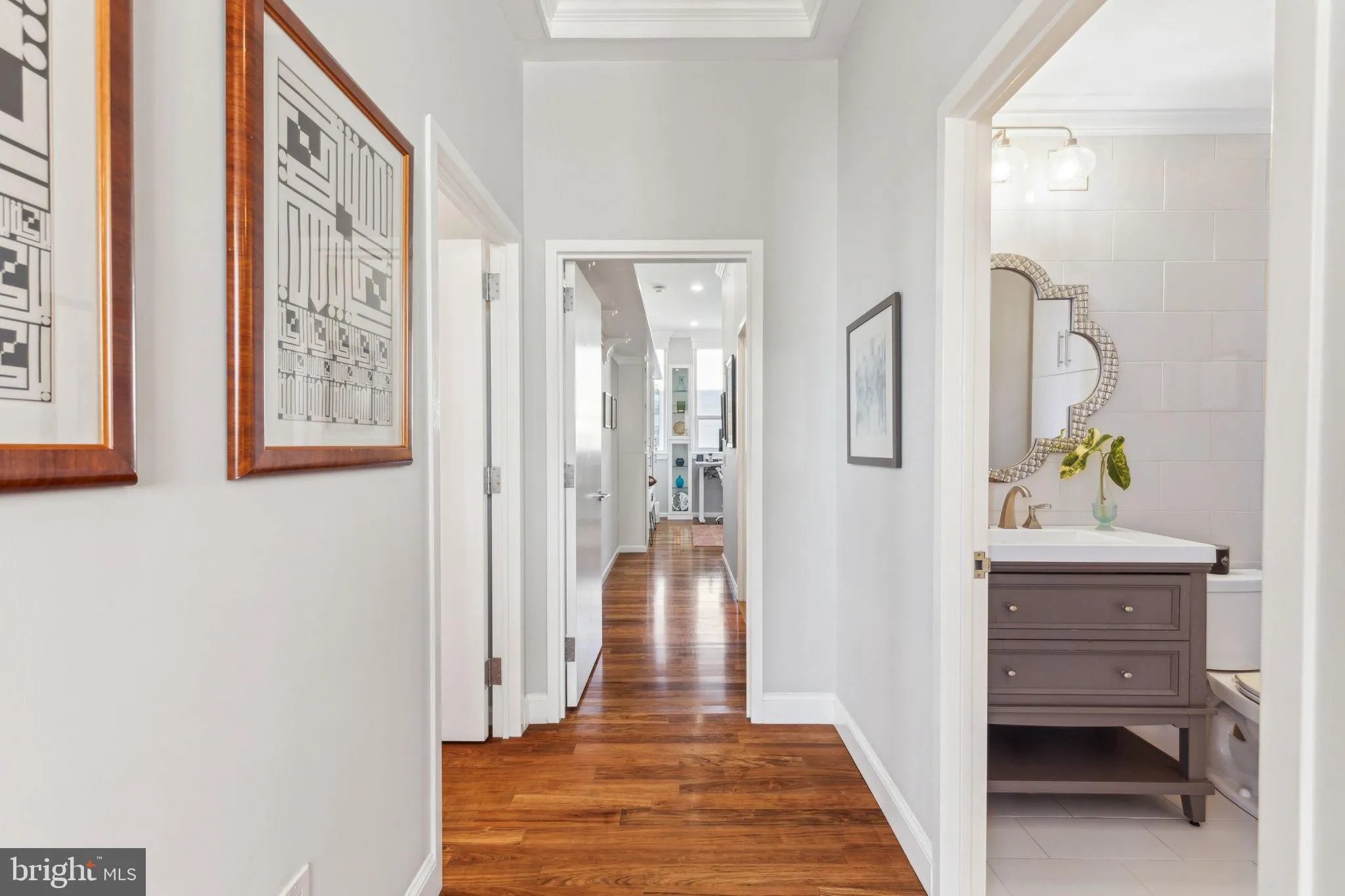 Philadelphia, Pennsylvania 19102, United States, 2 Bedrooms Bedrooms, ,3 BathroomsBathrooms,Residential,Active,104144