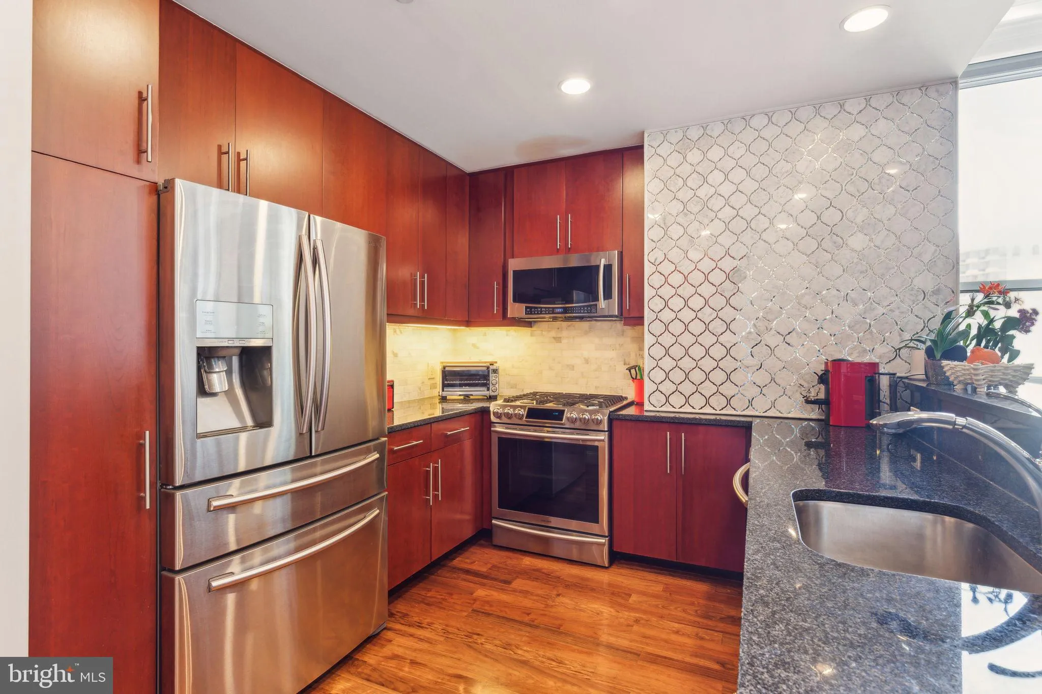 Philadelphia, Pennsylvania 19102, United States, 2 Bedrooms Bedrooms, ,3 BathroomsBathrooms,Residential,Active,104144