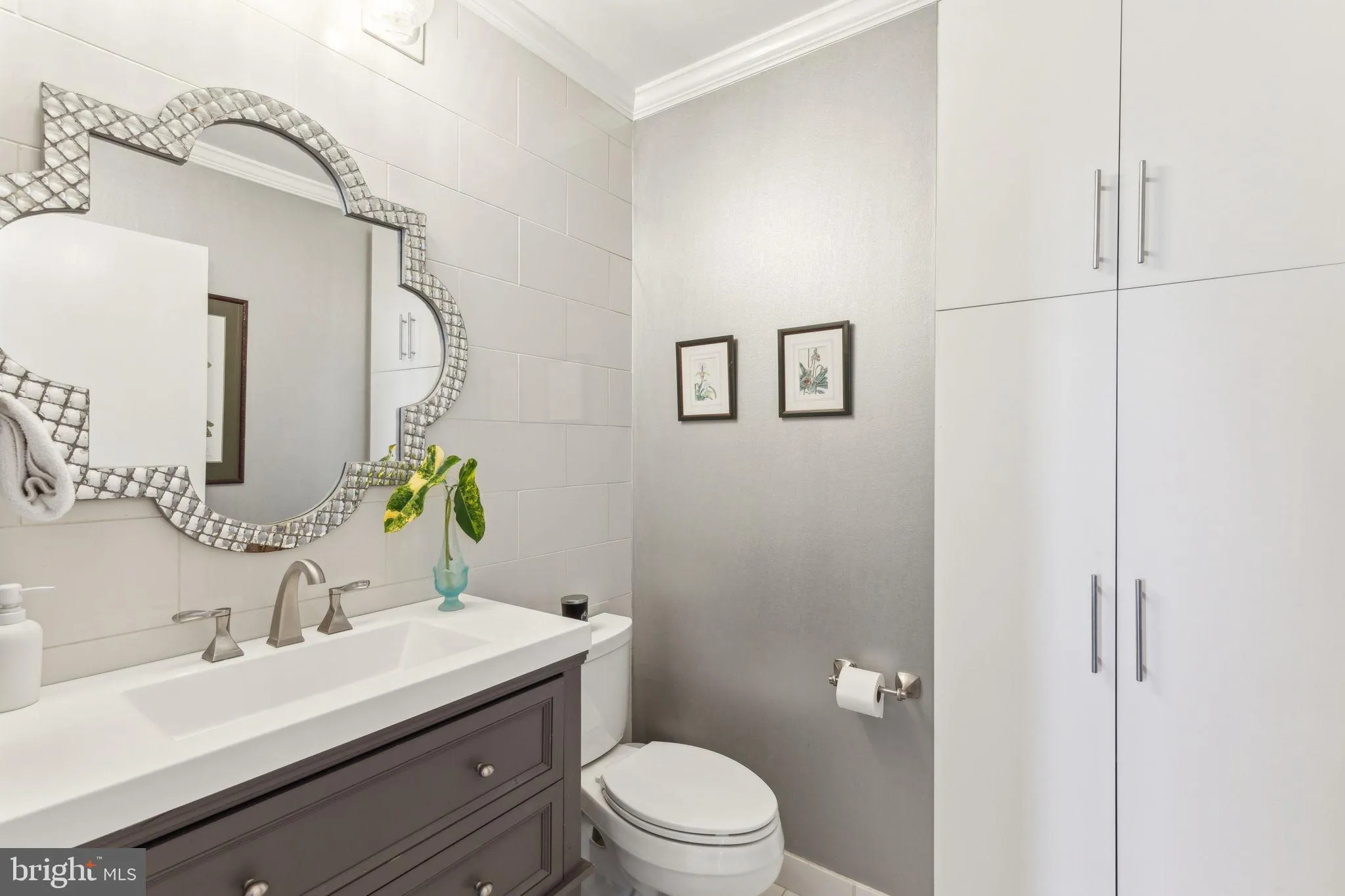 Philadelphia, Pennsylvania 19102, United States, 2 Bedrooms Bedrooms, ,3 BathroomsBathrooms,Residential,Active,104144