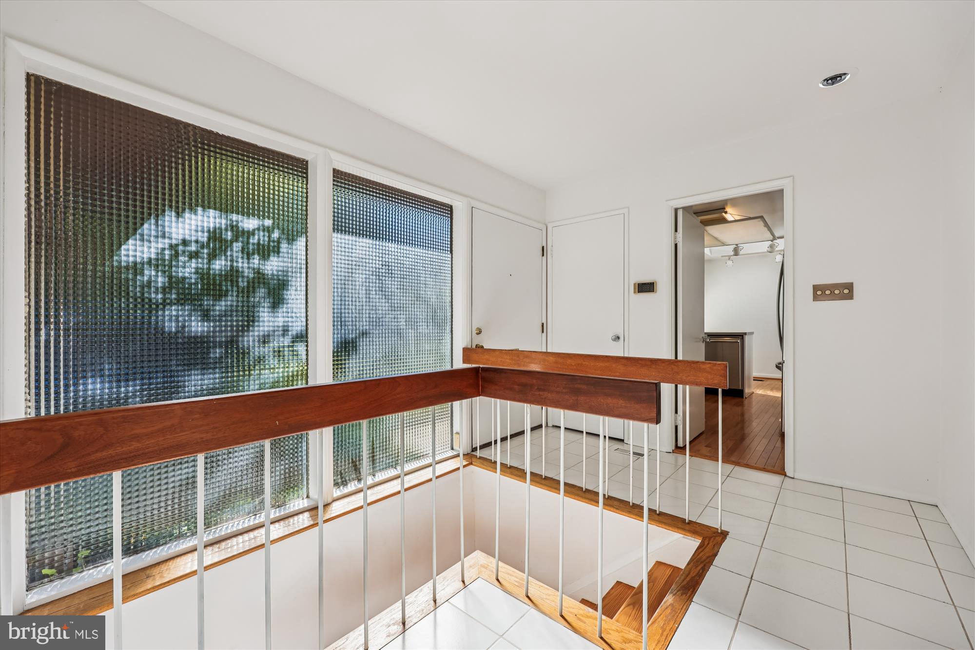 MANOR WOODS - Residential