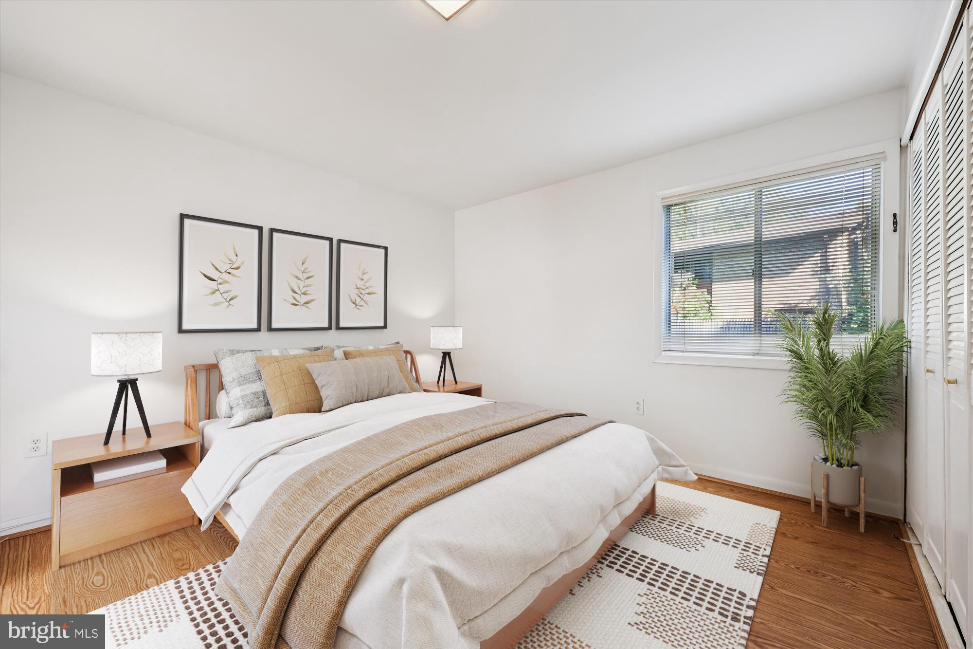 MANOR WOODS - Residential