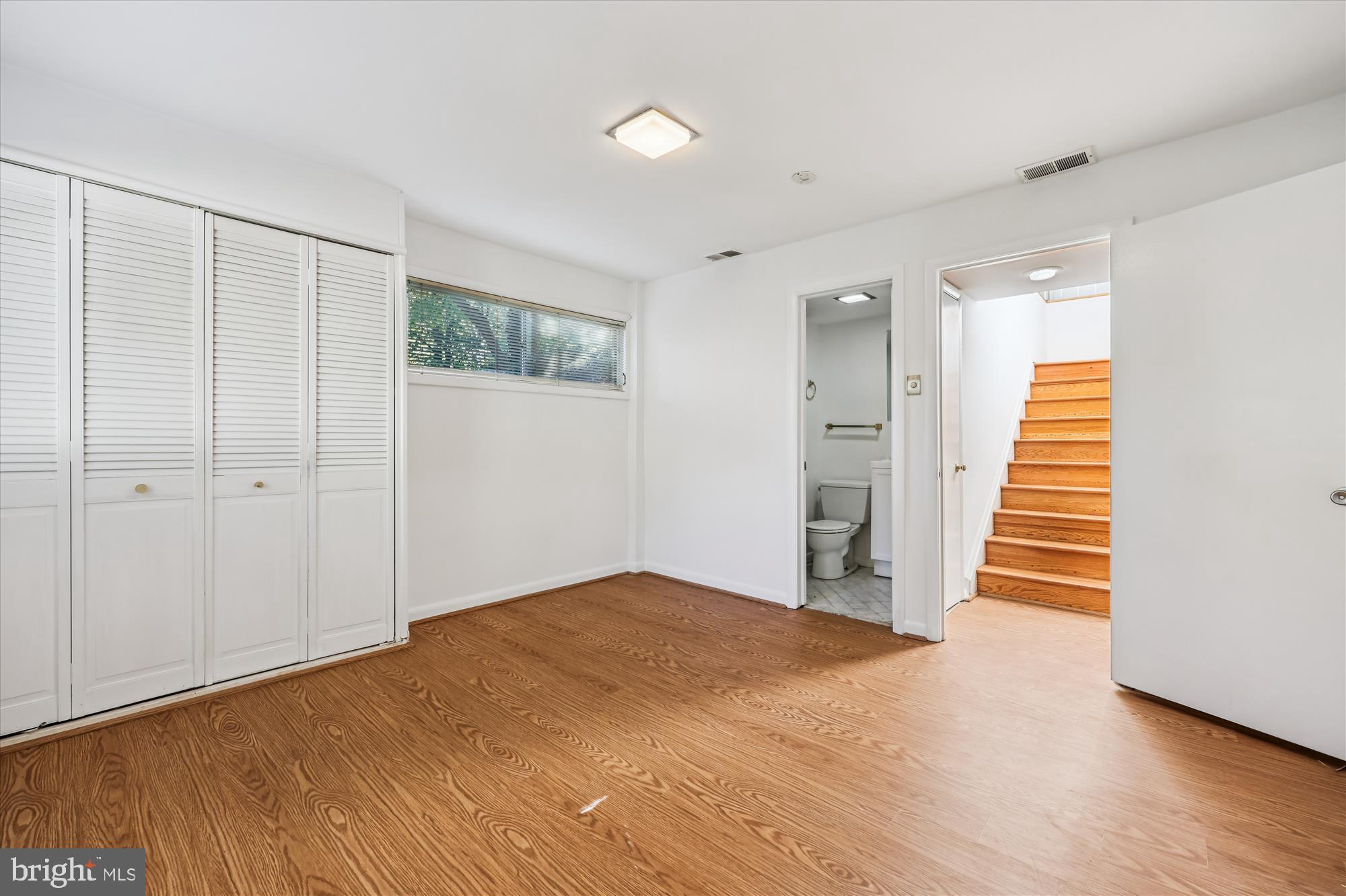 MANOR WOODS - Residential