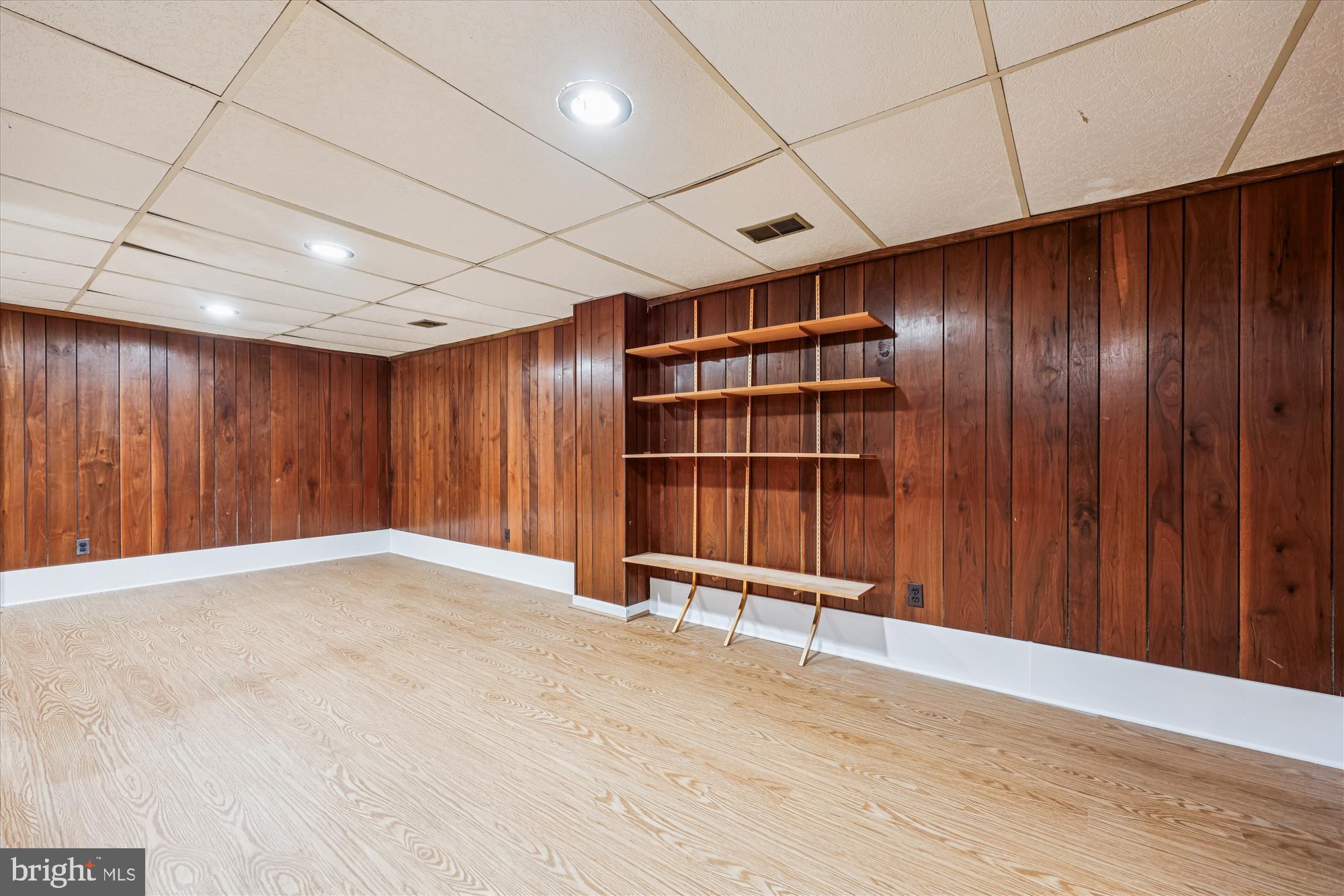 MANOR WOODS - Residential