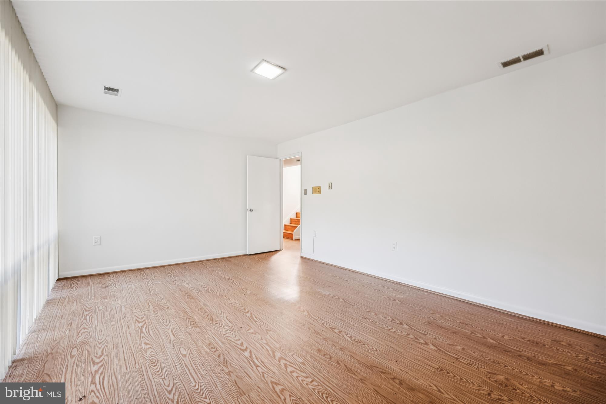 MANOR WOODS - Residential