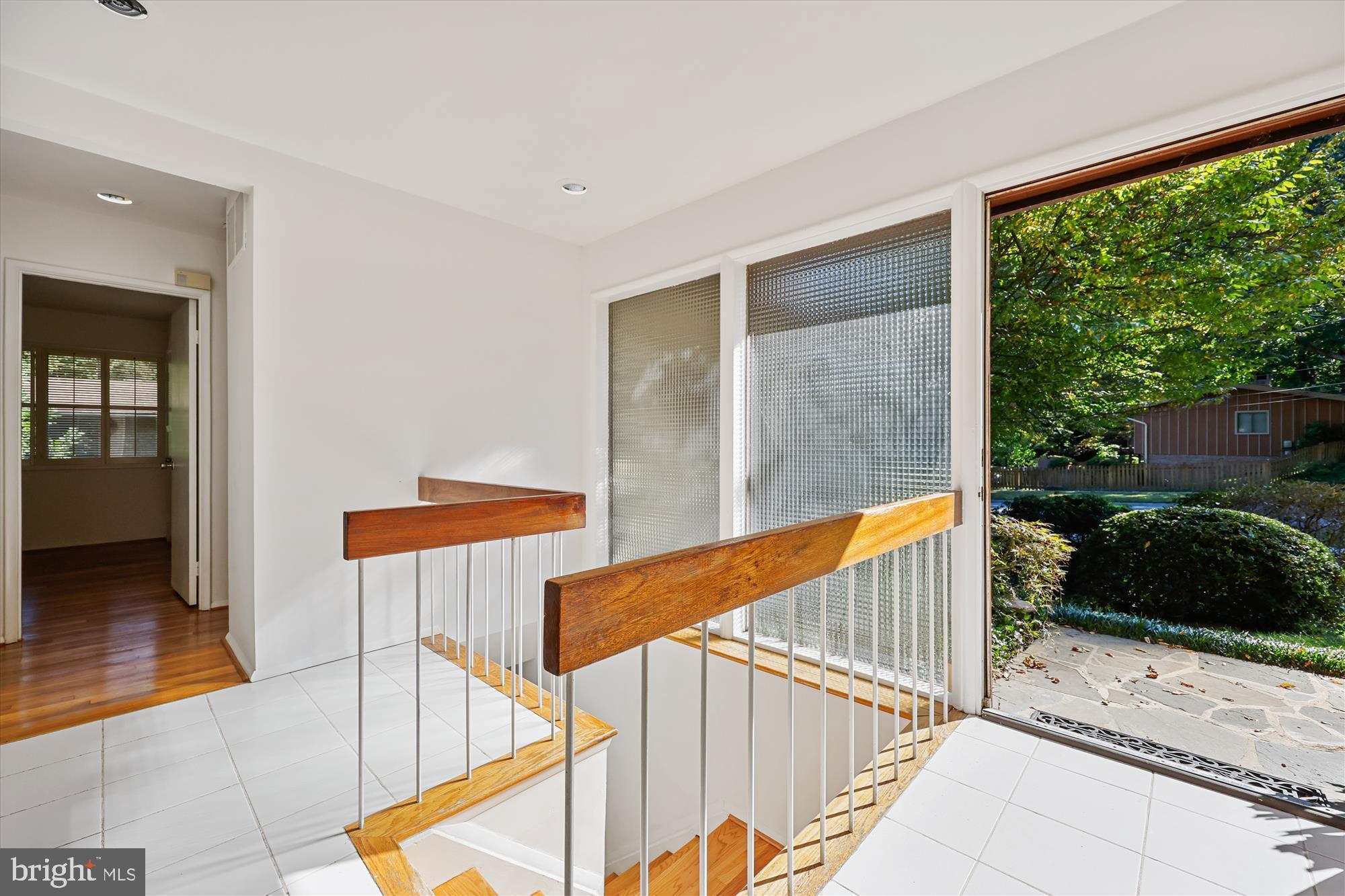 MANOR WOODS - Residential