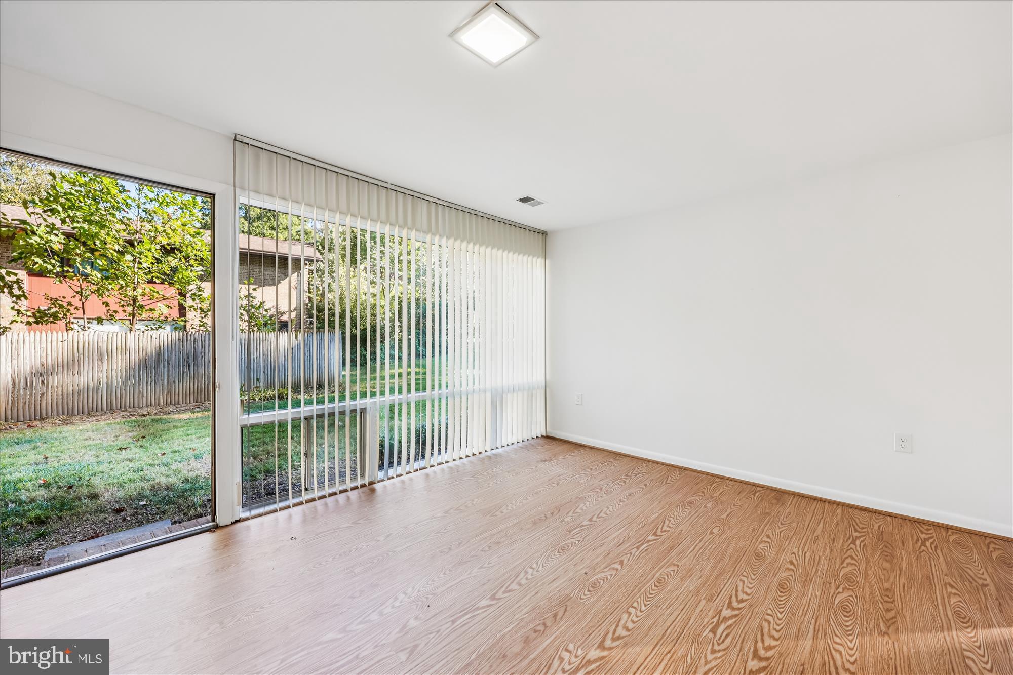 MANOR WOODS - Residential