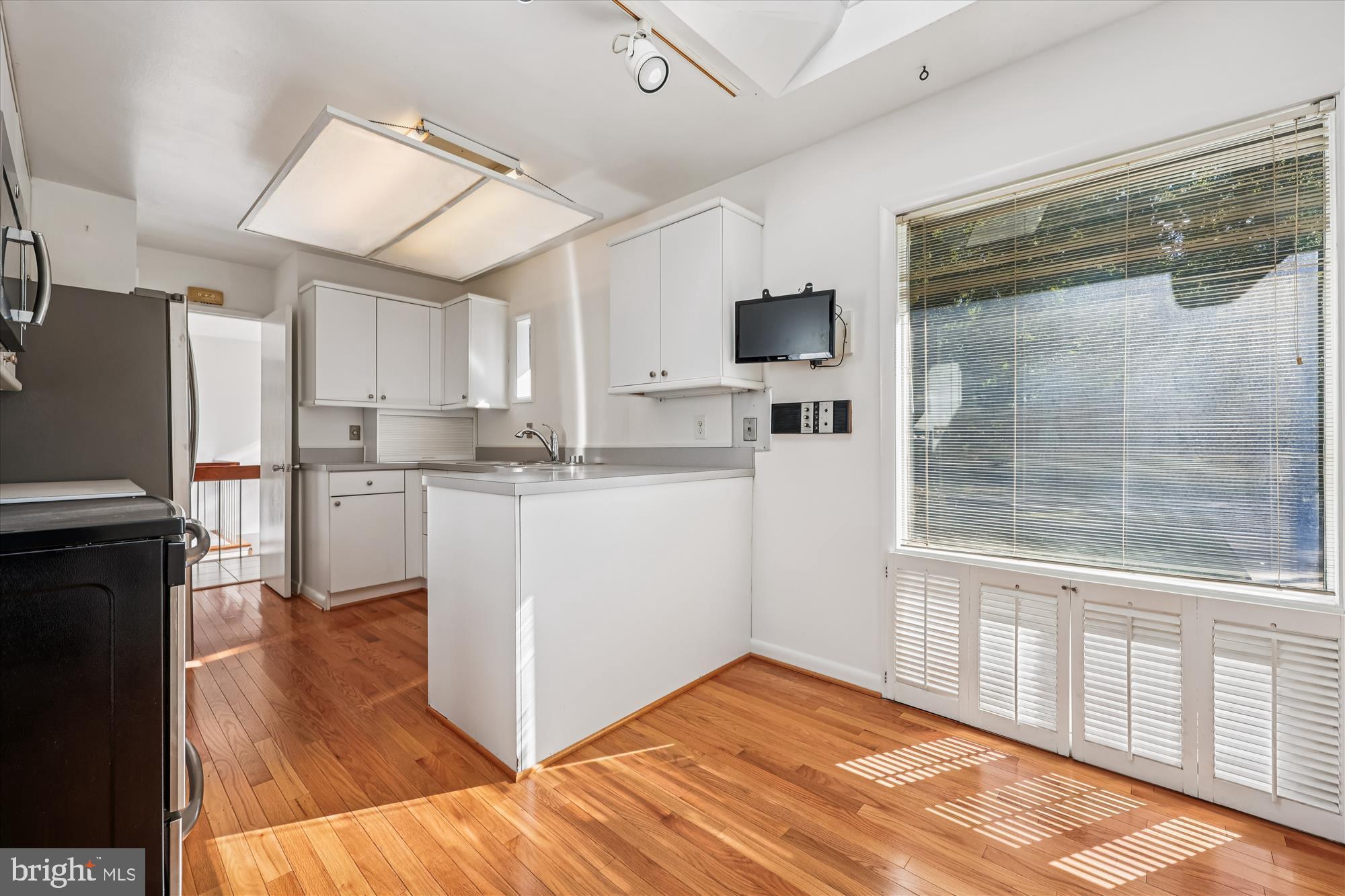 MANOR WOODS - Residential