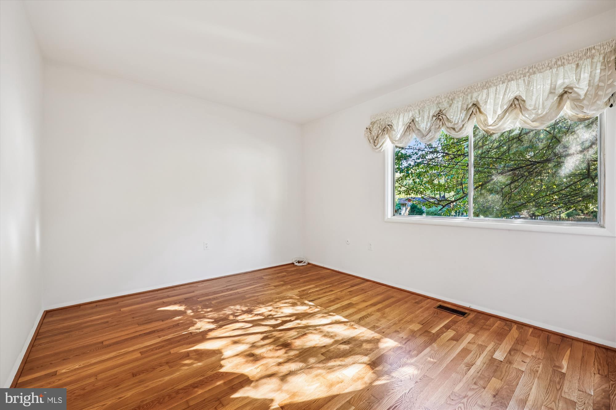 MANOR WOODS - Residential