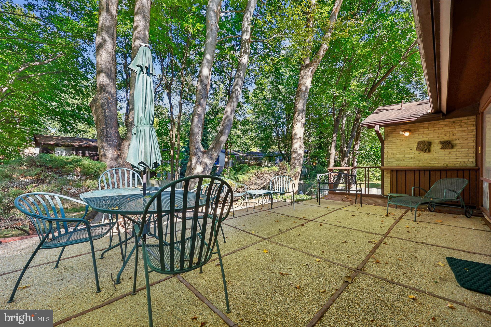 MANOR WOODS - Residential