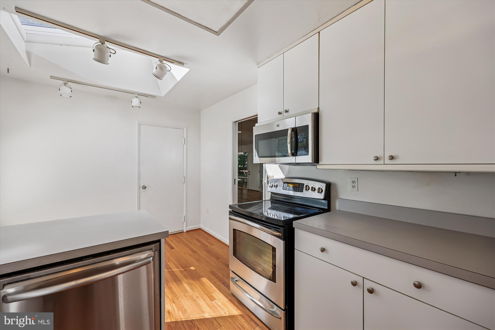 MANOR WOODS - Residential