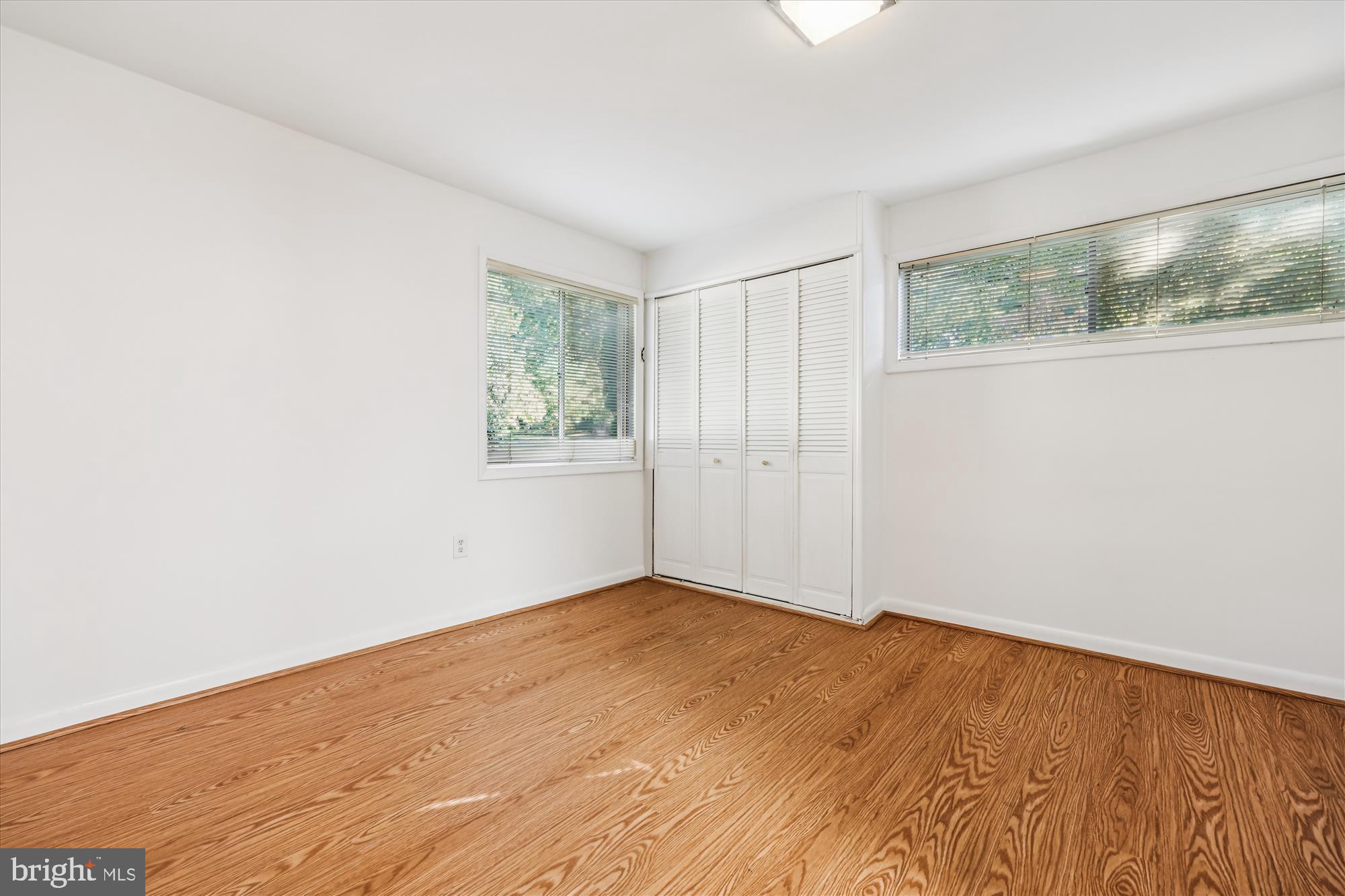 MANOR WOODS - Residential