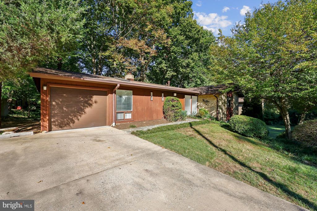 Photo of 14523 Barkwood Drive, ROCKVILLE, MD 20853 (MLS # MDMC2187024)