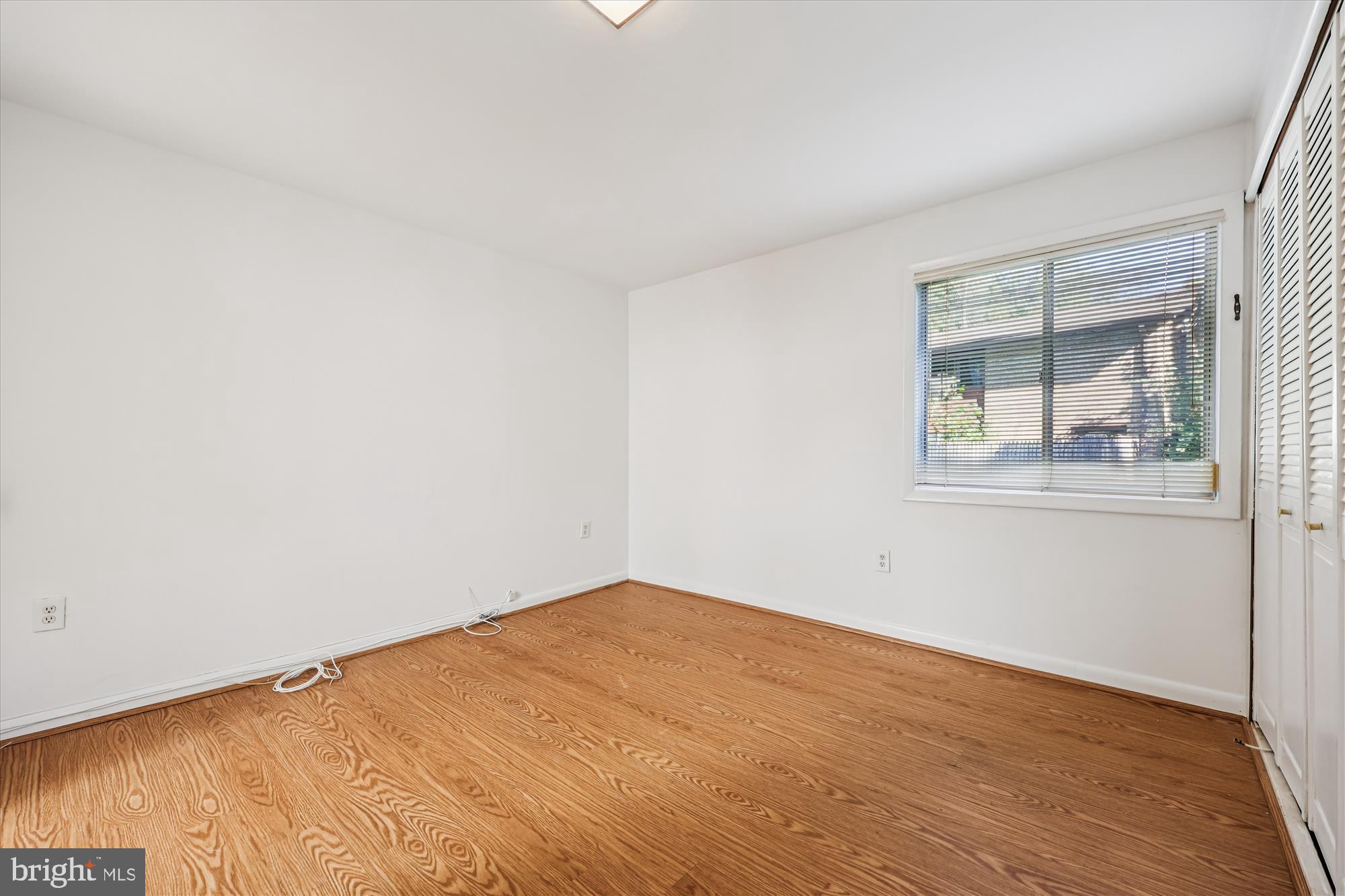 MANOR WOODS - Residential