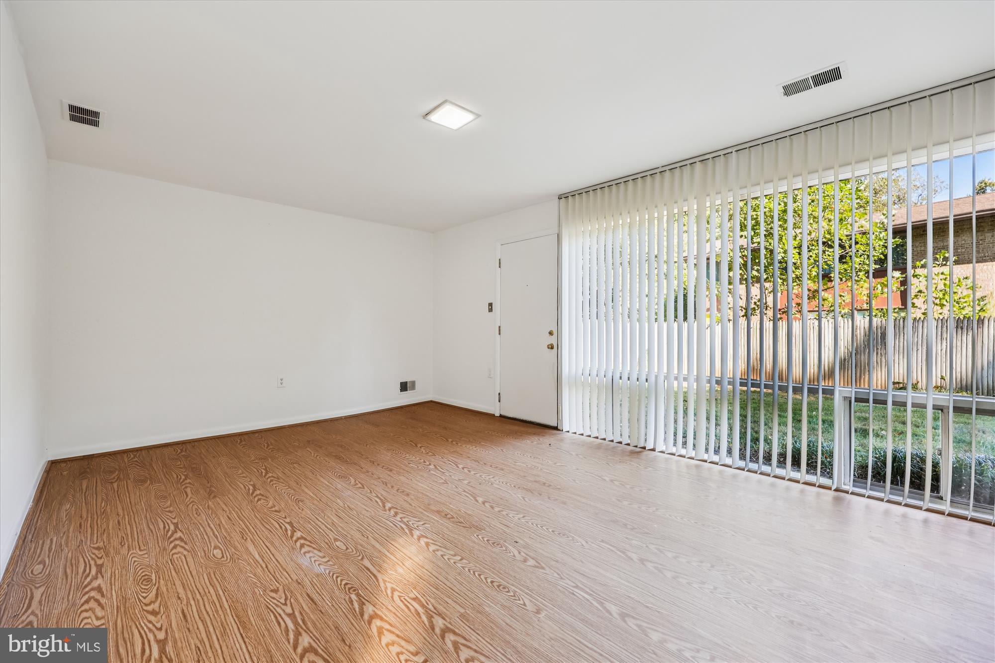 MANOR WOODS - Residential