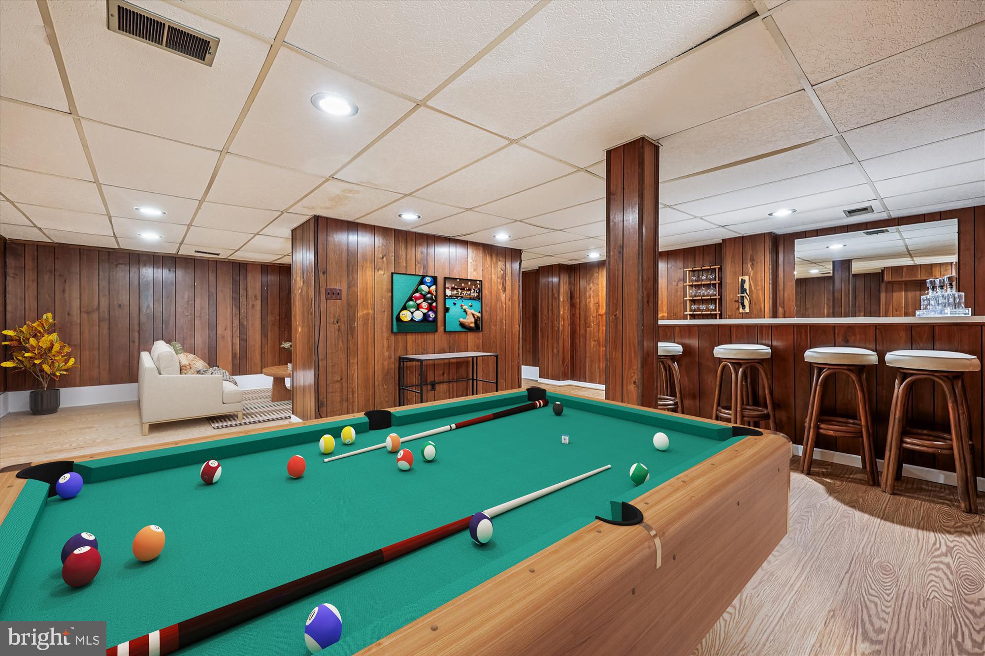 MANOR WOODS - Residential