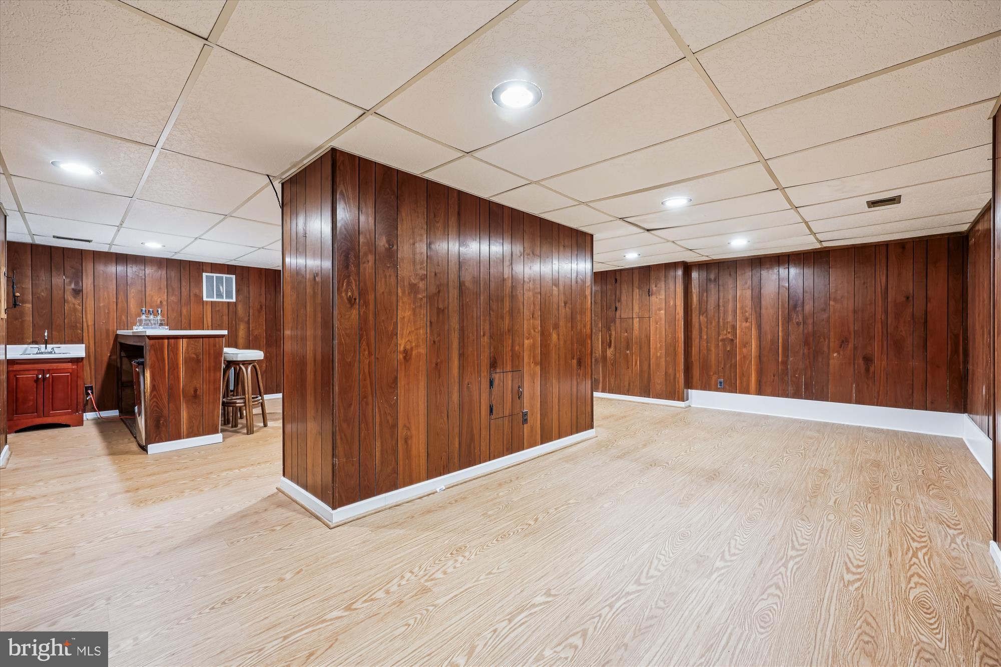 MANOR WOODS - Residential