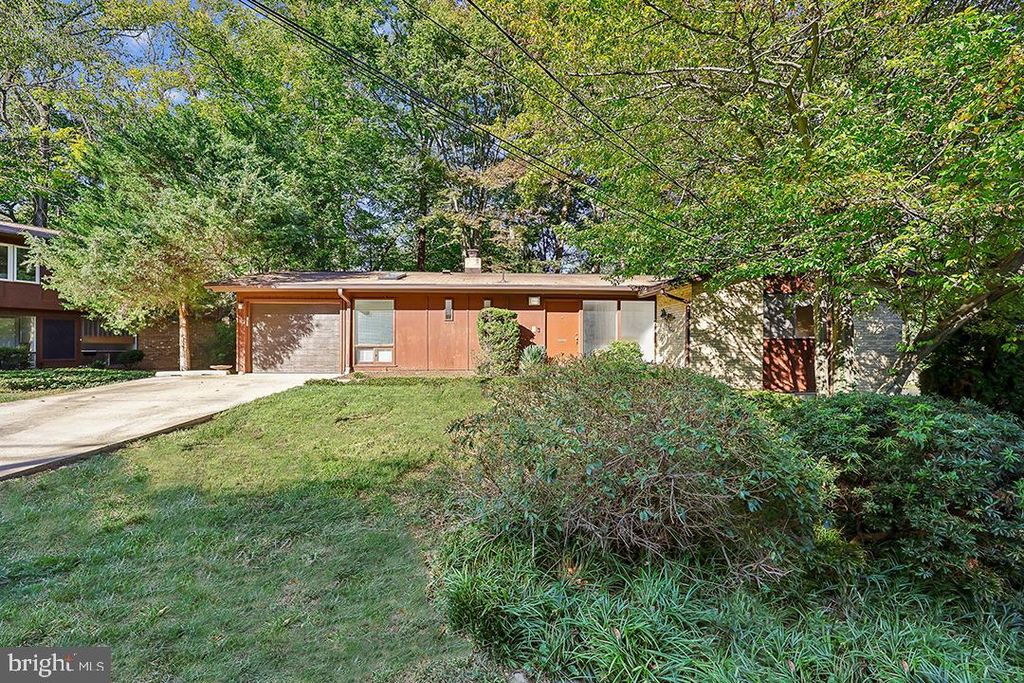 Photo of 14523 Barkwood Drive, ROCKVILLE, MD 20853 (MLS # MDMC2187024)