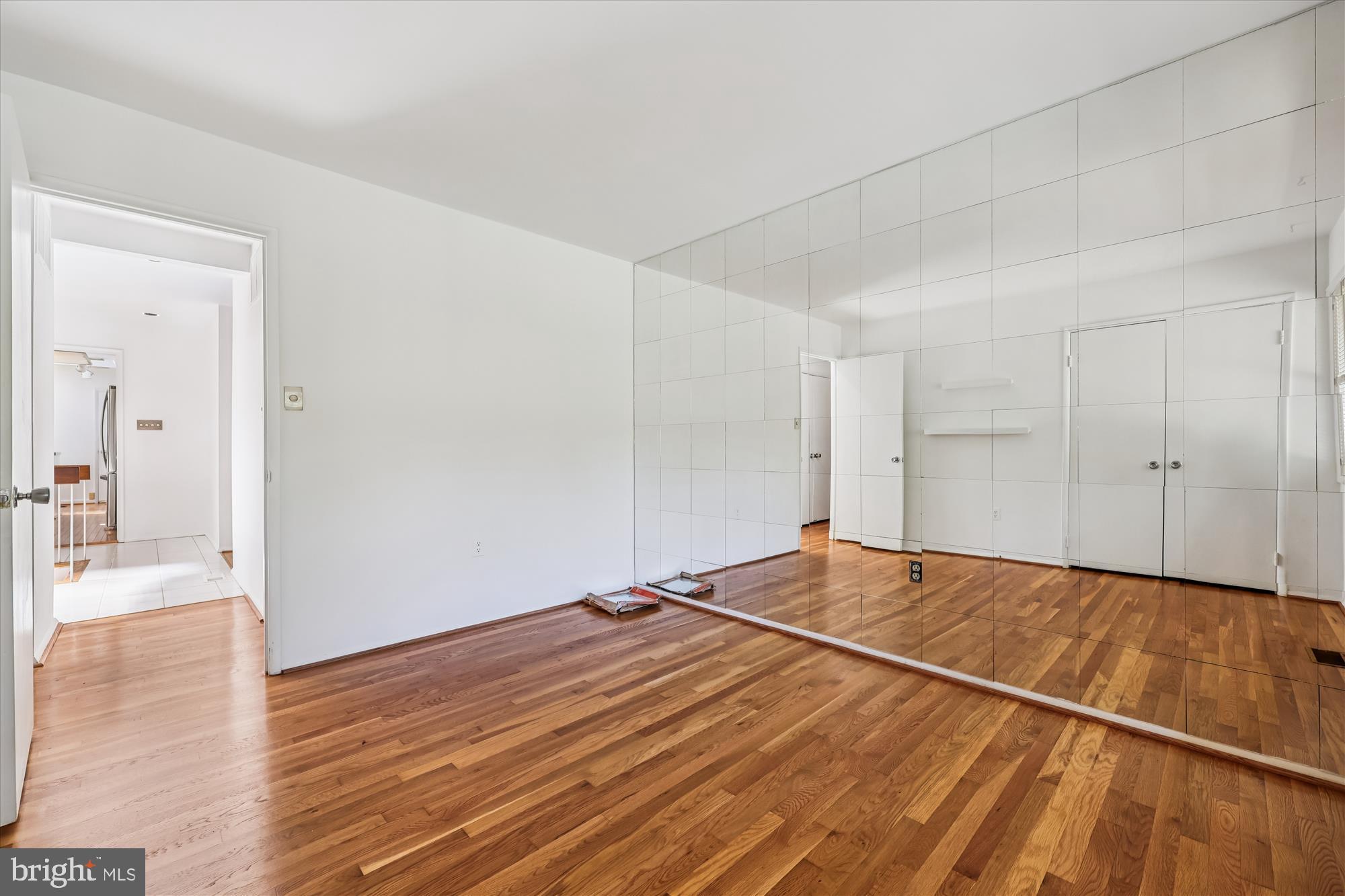 MANOR WOODS - Residential