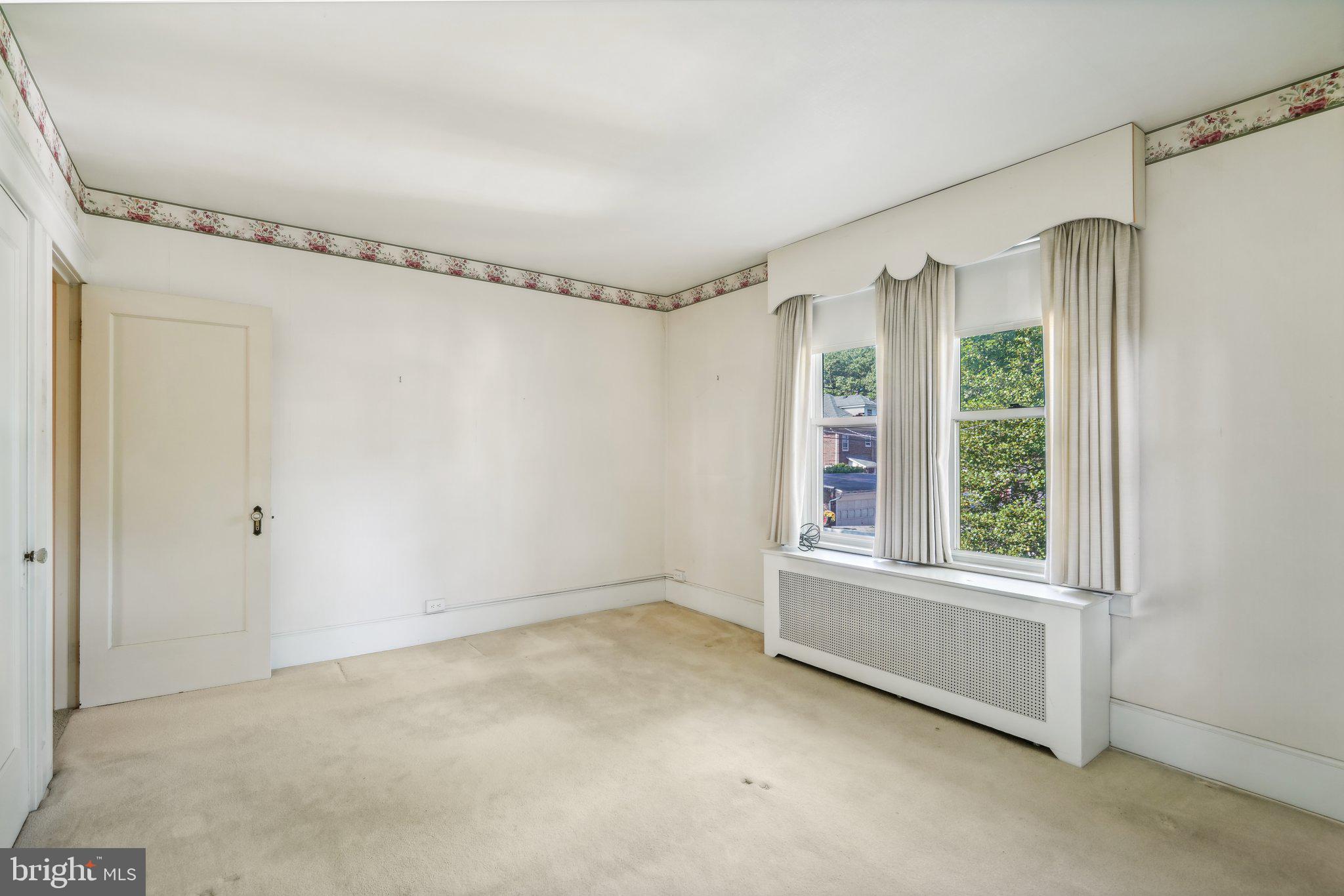 COLLEGE HEIGHTS - Residential