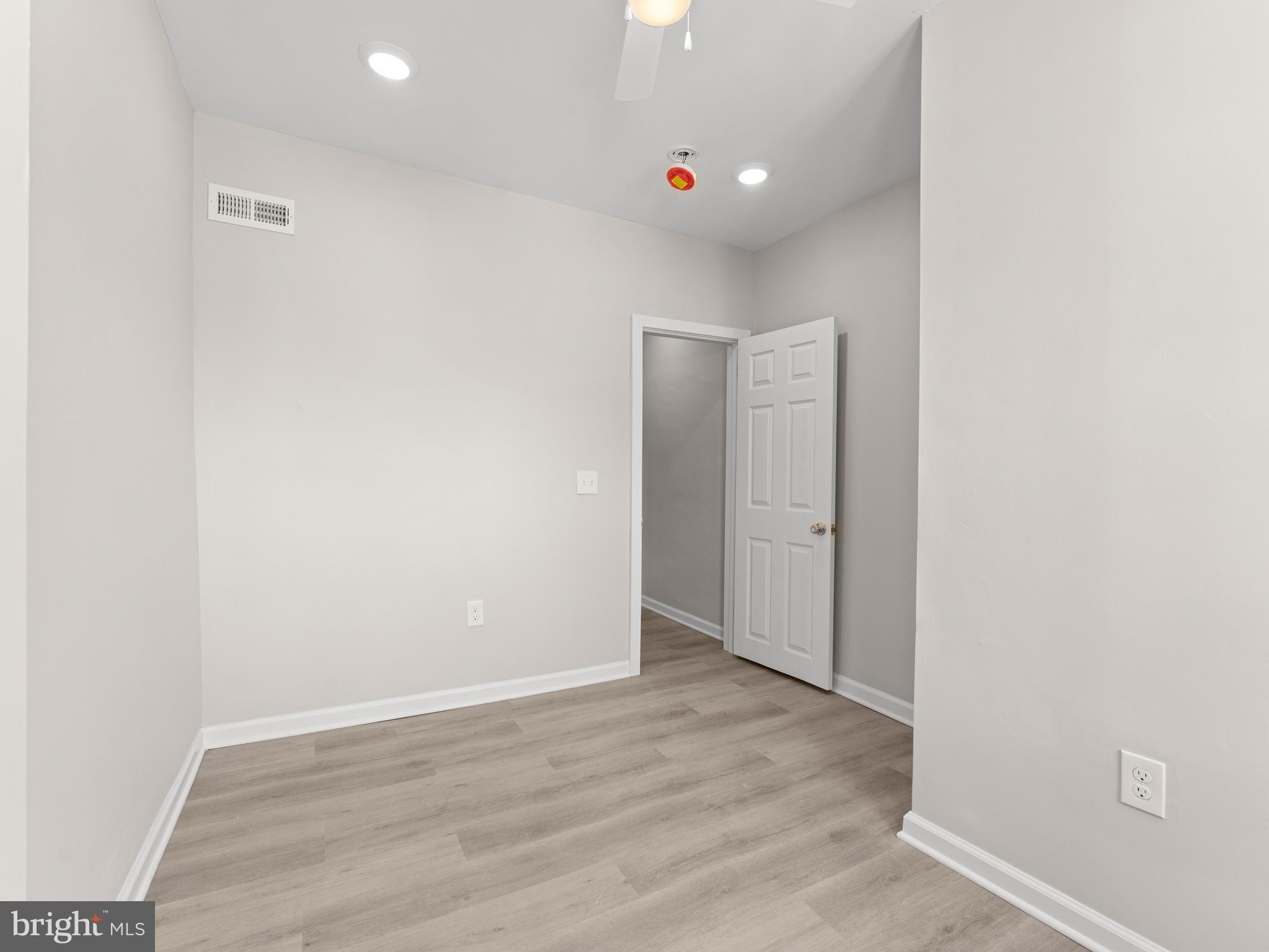 KENSINGTON - Residential Lease