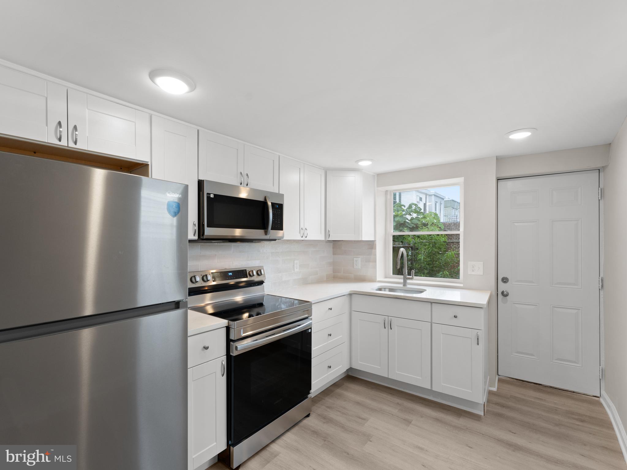 KENSINGTON - Residential Lease