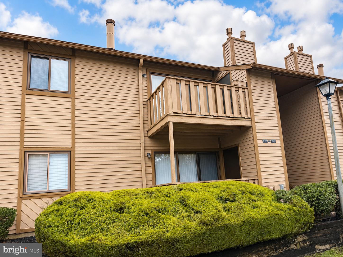 1605 WOODHOLLOW DRIVE