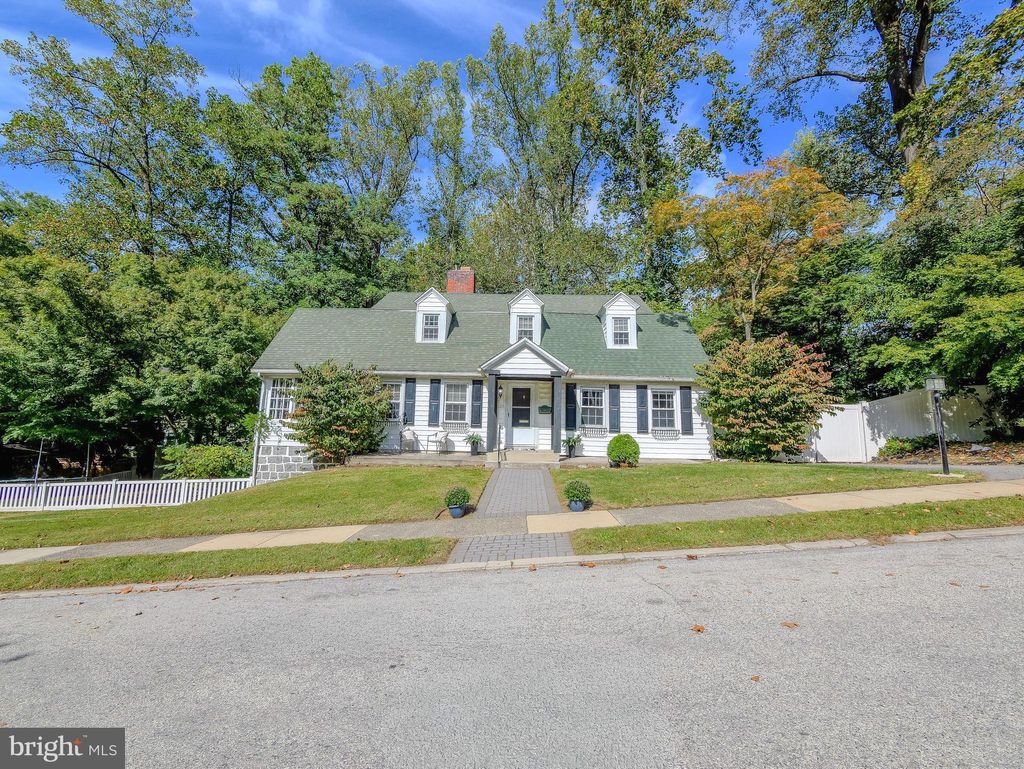 Photo of 126 Lansdowne Court, LANSDOWNE, PA 19050 (MLS # PADE2100024)