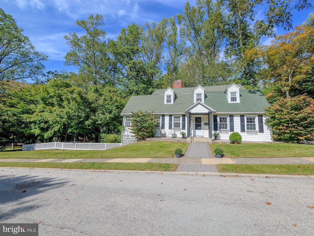 Photo of 126 Lansdowne Court, LANSDOWNE, PA 19050 (MLS # PADE2100024)