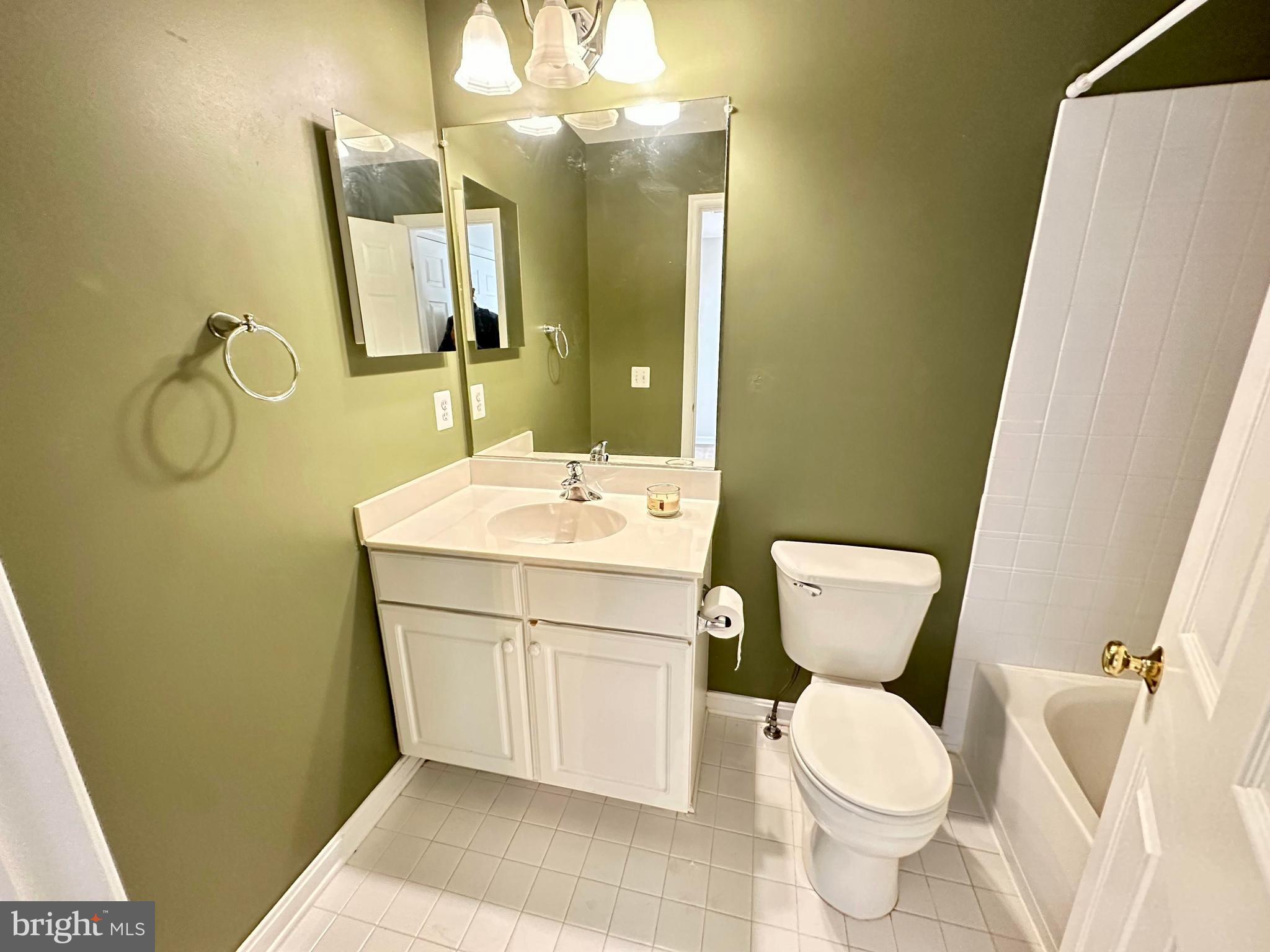 LOUDOUN PARKWAY CENTER - Residential Lease