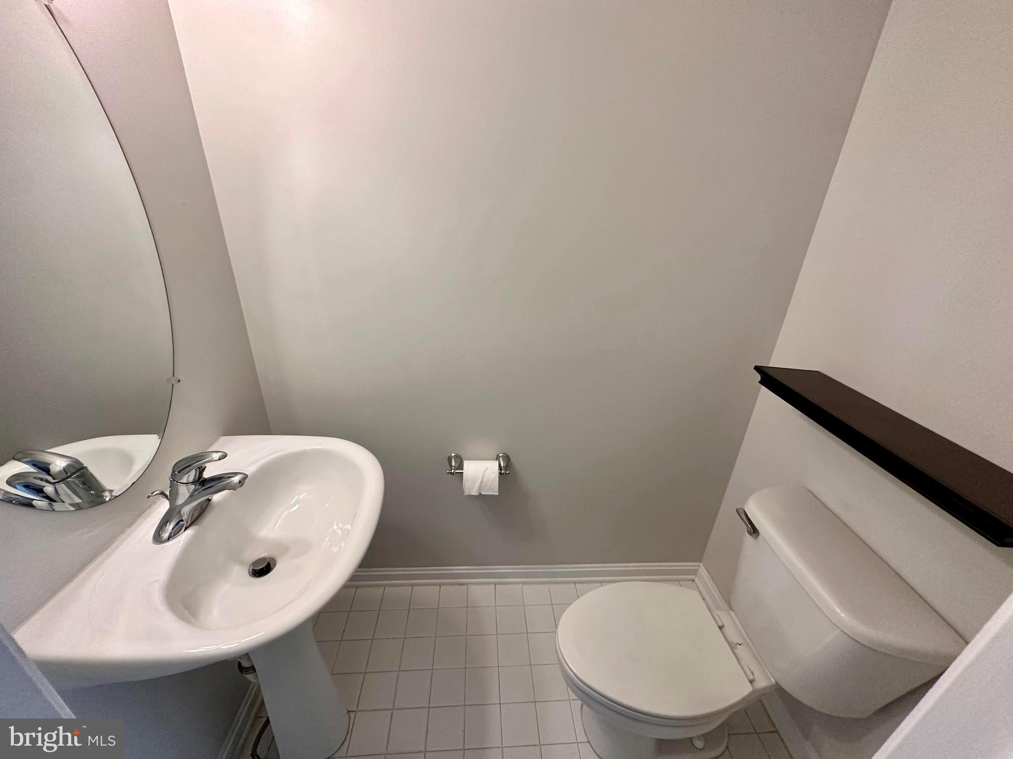 LOUDOUN PARKWAY CENTER - Residential Lease