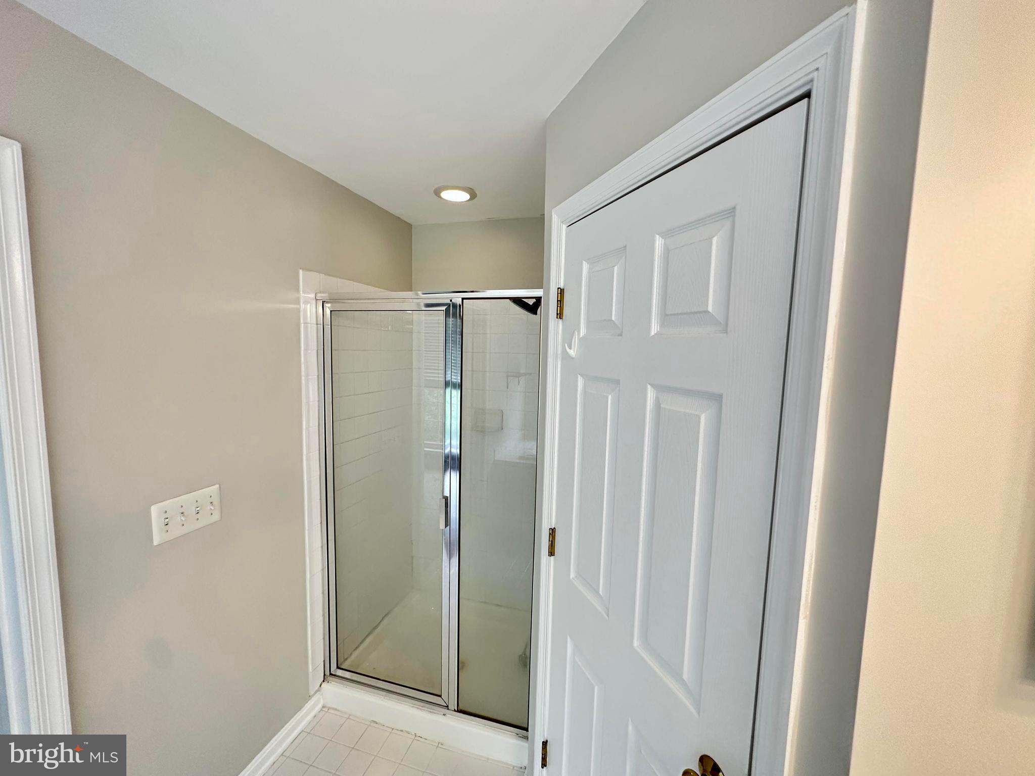 LOUDOUN PARKWAY CENTER - Residential Lease