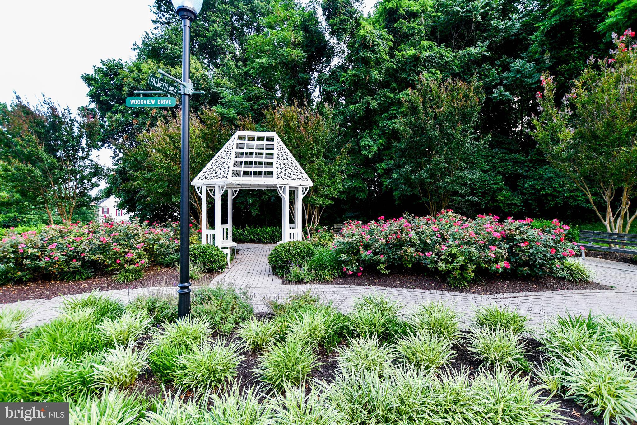 WOODVIEW VILLAGE - Residential Lease