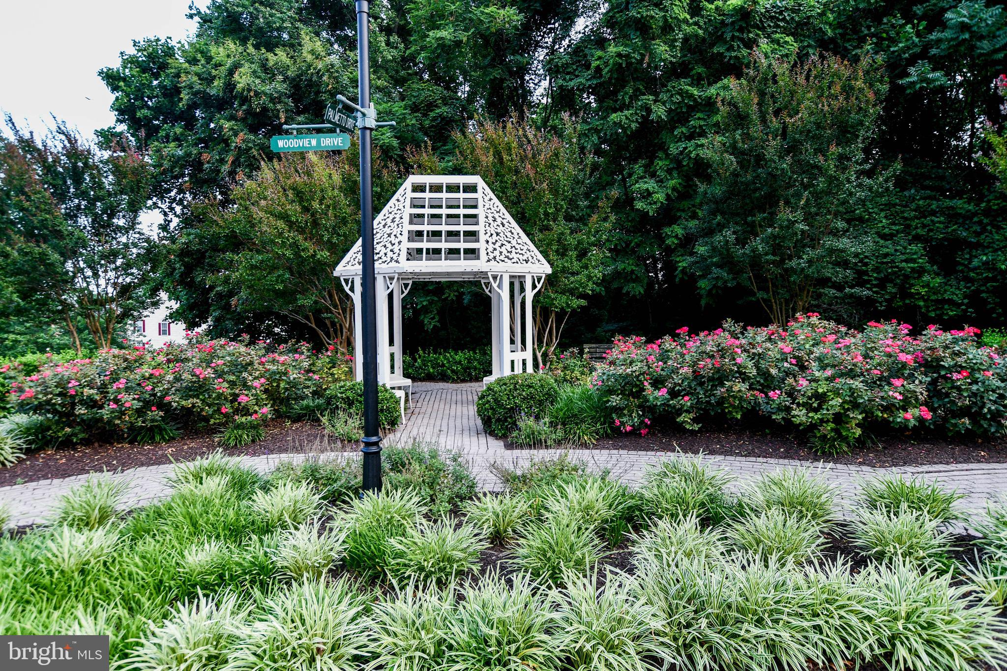 WOODVIEW VILLAGE - Residential Lease