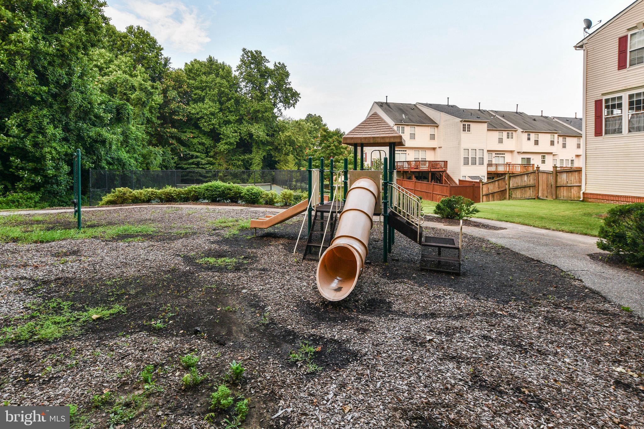 WOODVIEW VILLAGE - Residential Lease