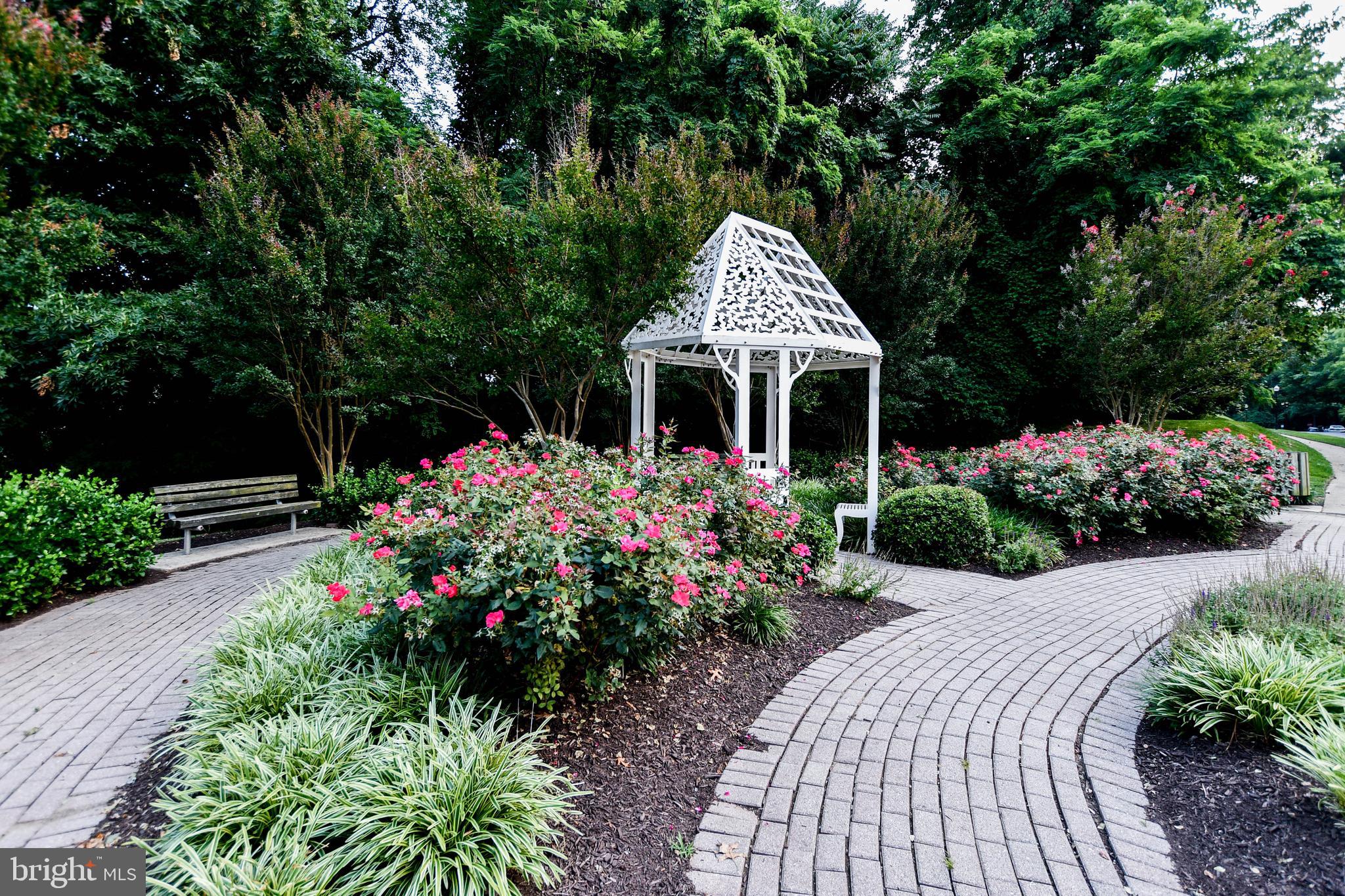 WOODVIEW VILLAGE - Residential Lease