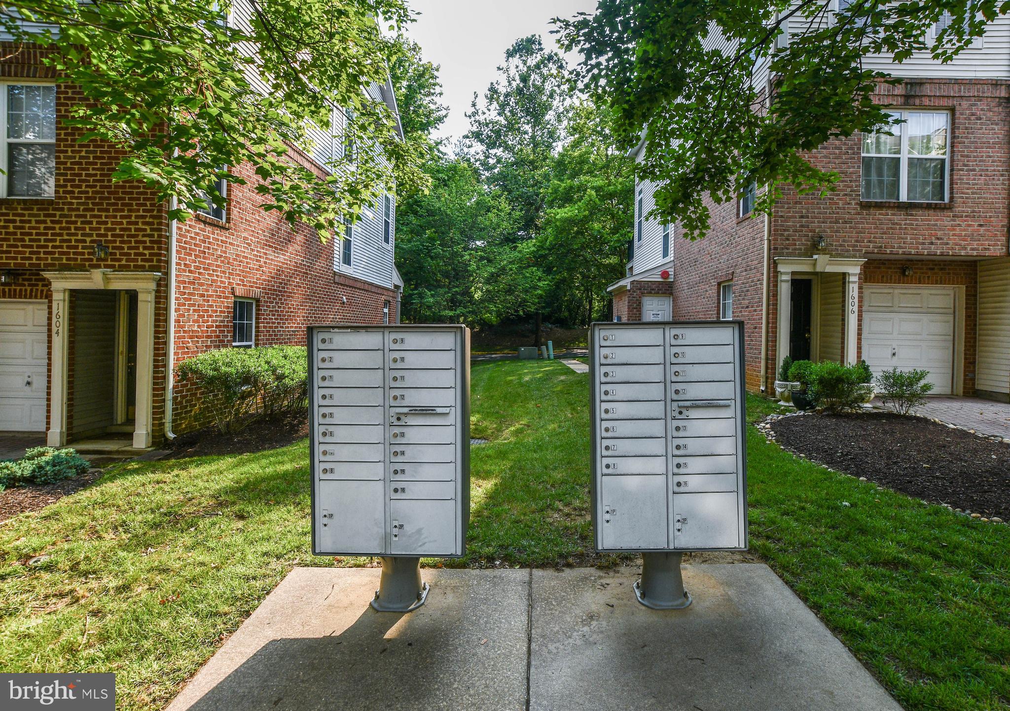 WOODVIEW VILLAGE - Residential Lease