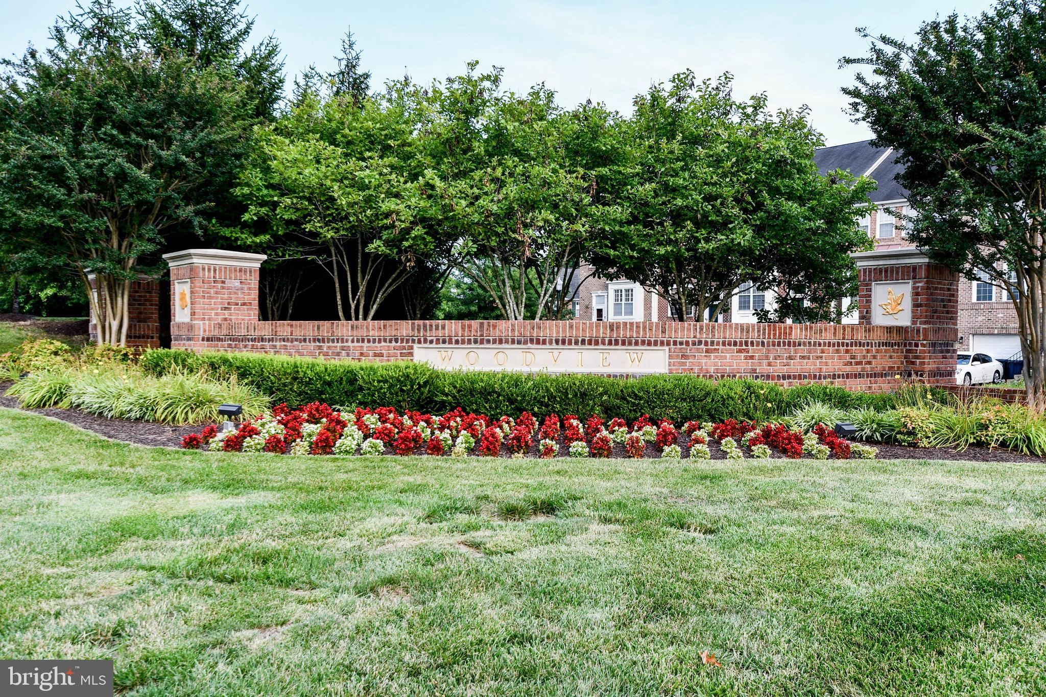 WOODVIEW VILLAGE - Residential Lease