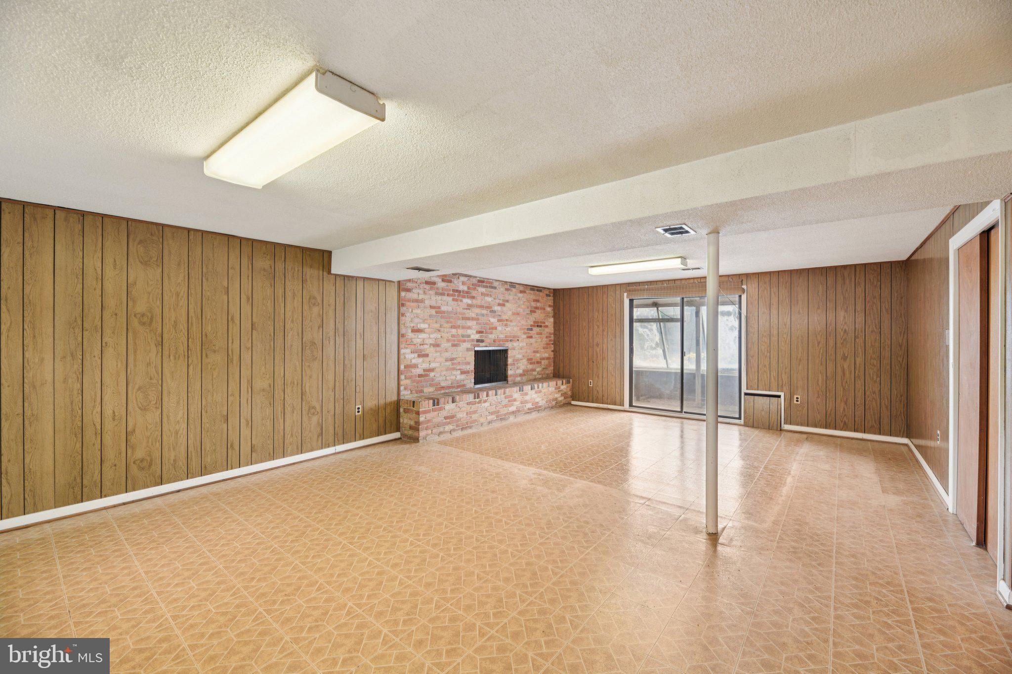 WOODBERRY FOREST - Residential