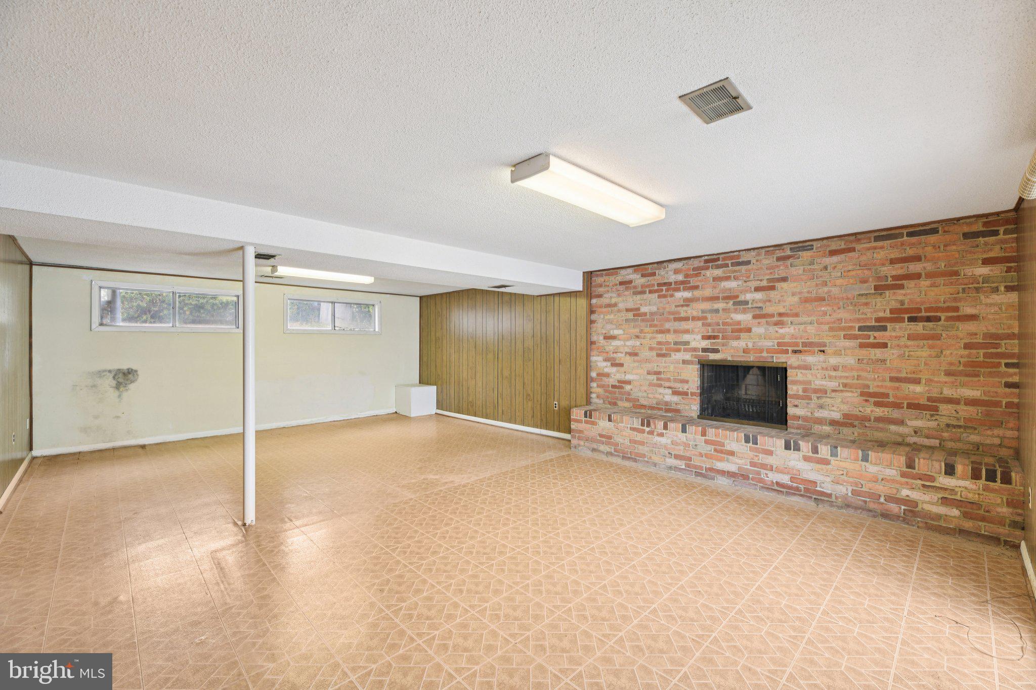 WOODBERRY FOREST - Residential