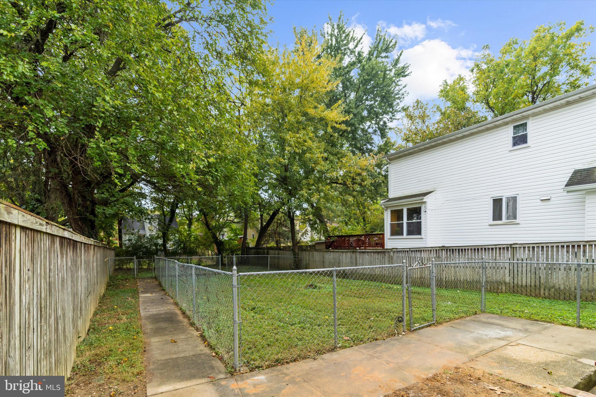 RIVERDALE PARK - Residential