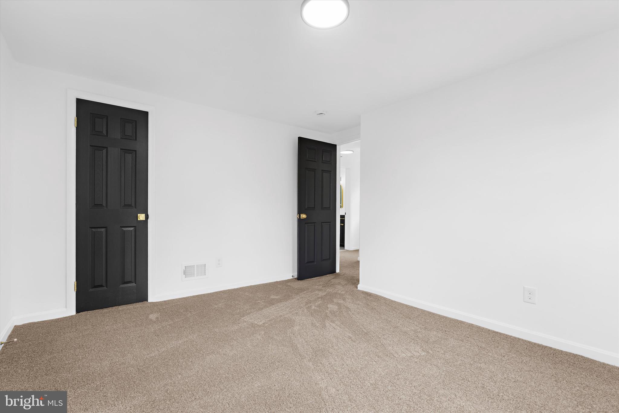 RIVERDALE PARK - Residential