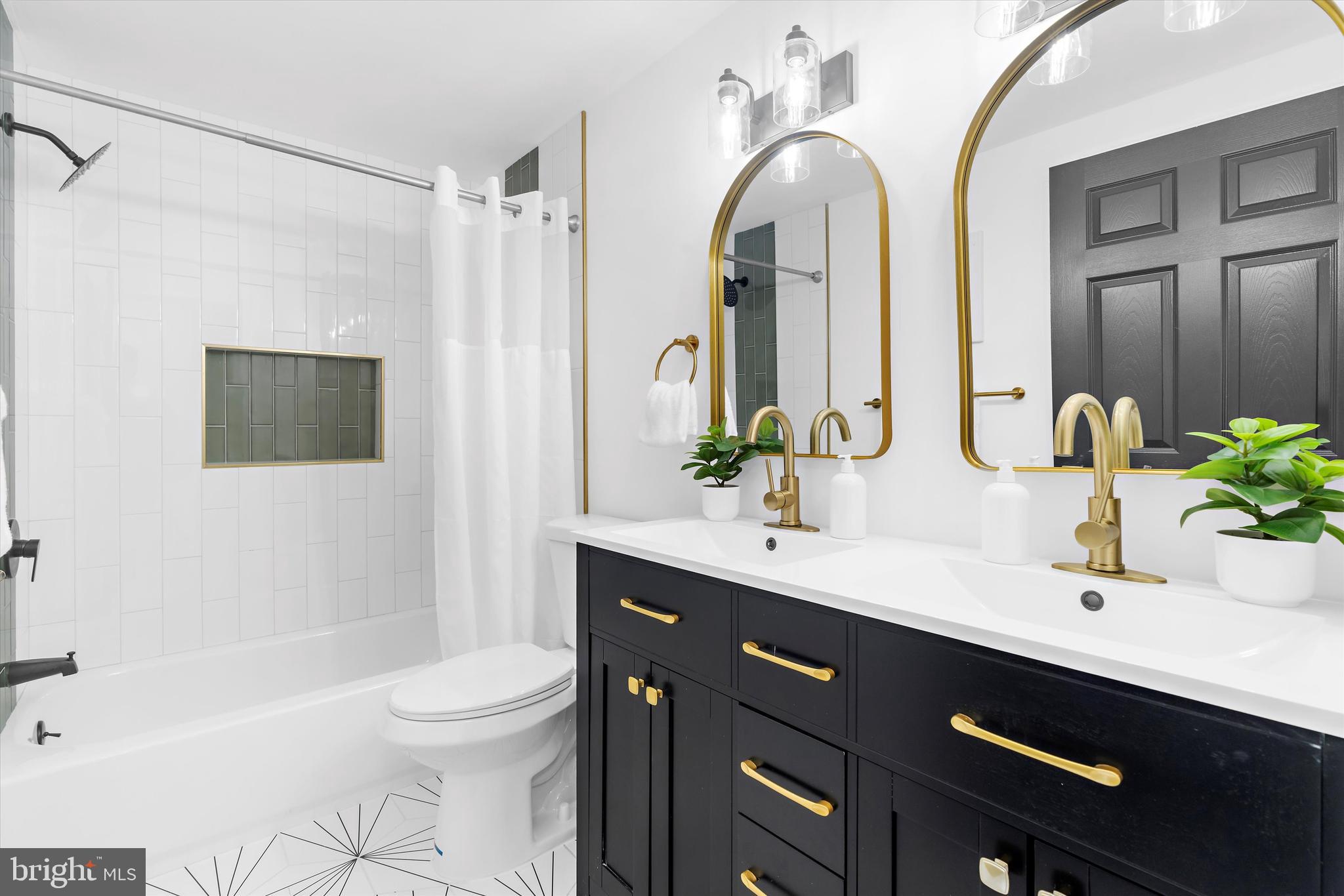 RIVERDALE PARK - Residential